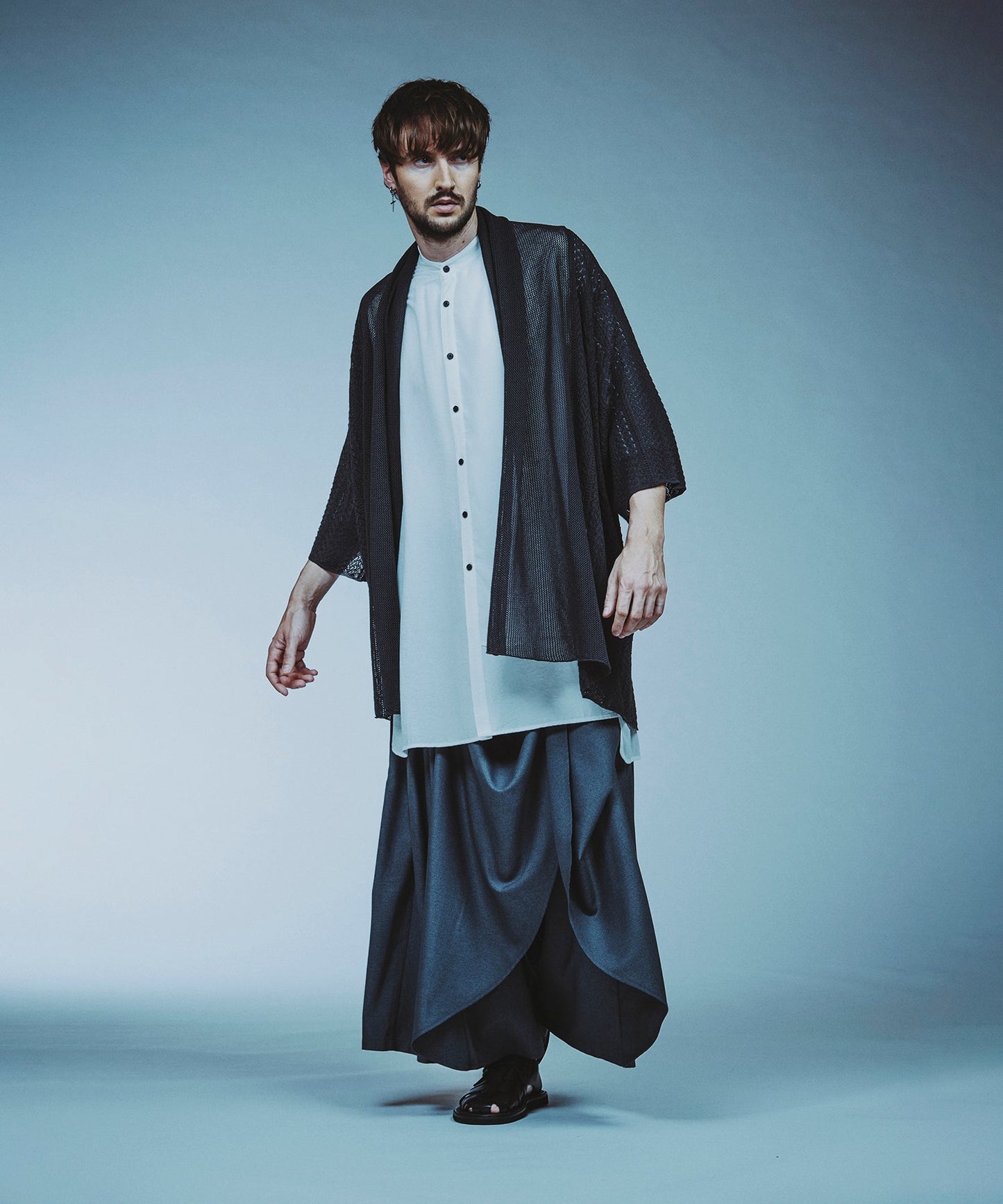 GRAY Model:H182cm