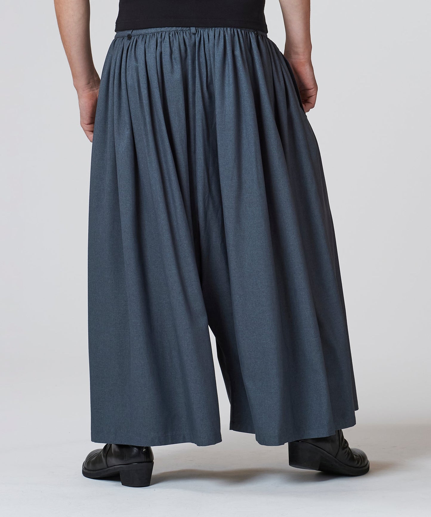 GRAY Model:H182cm