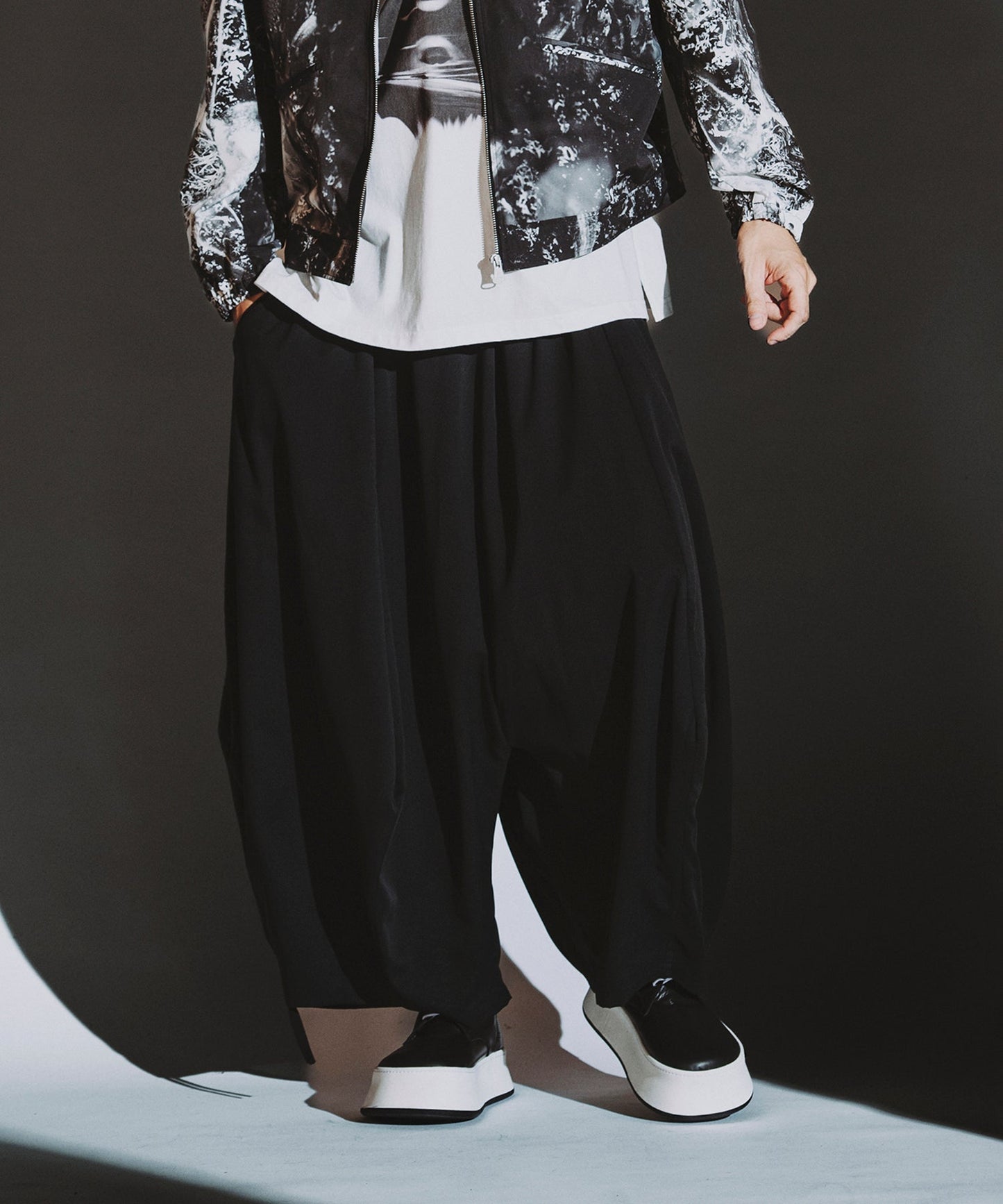 BLACK Model:H182cm