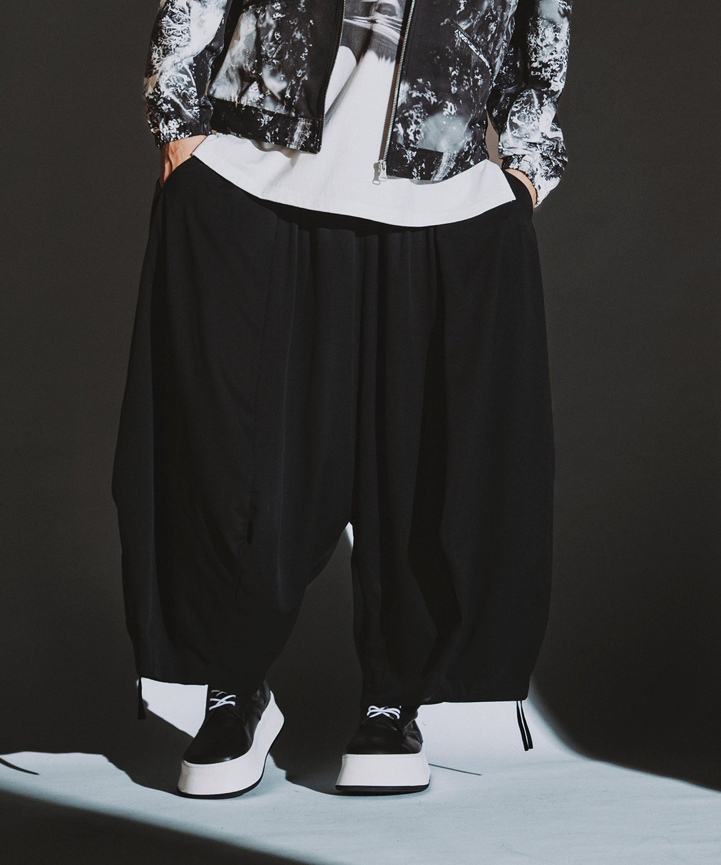 BLACK Model:H182cm