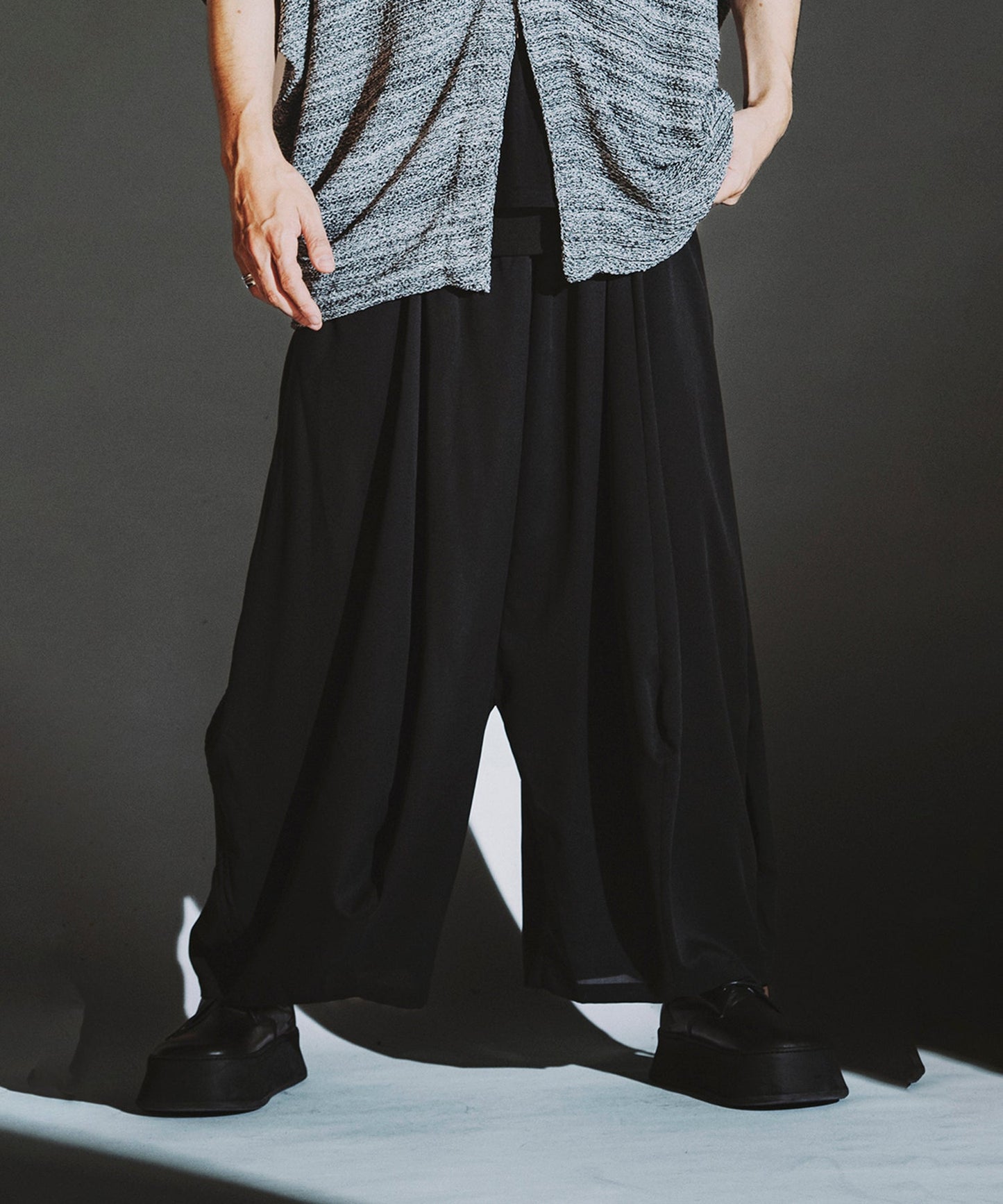 BLACK Model:H182cm