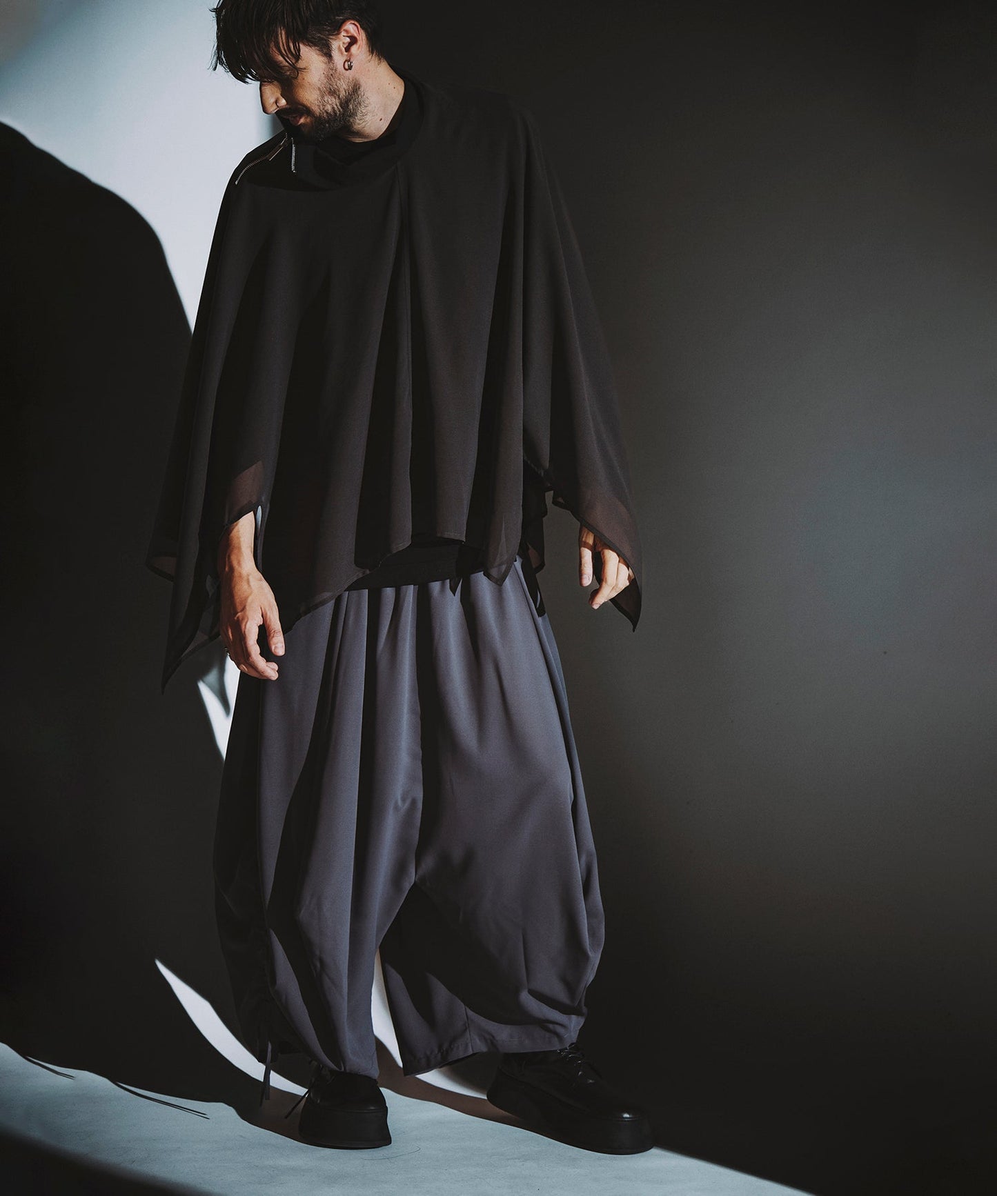 GRAY Model:H182cm