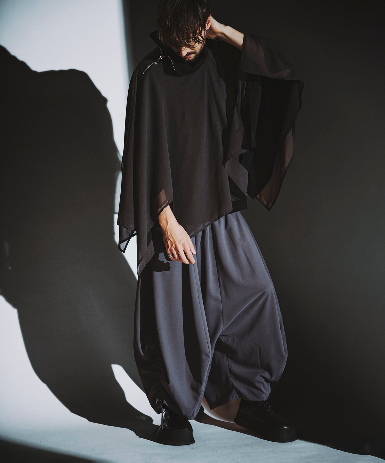GRAY Model:H182cm