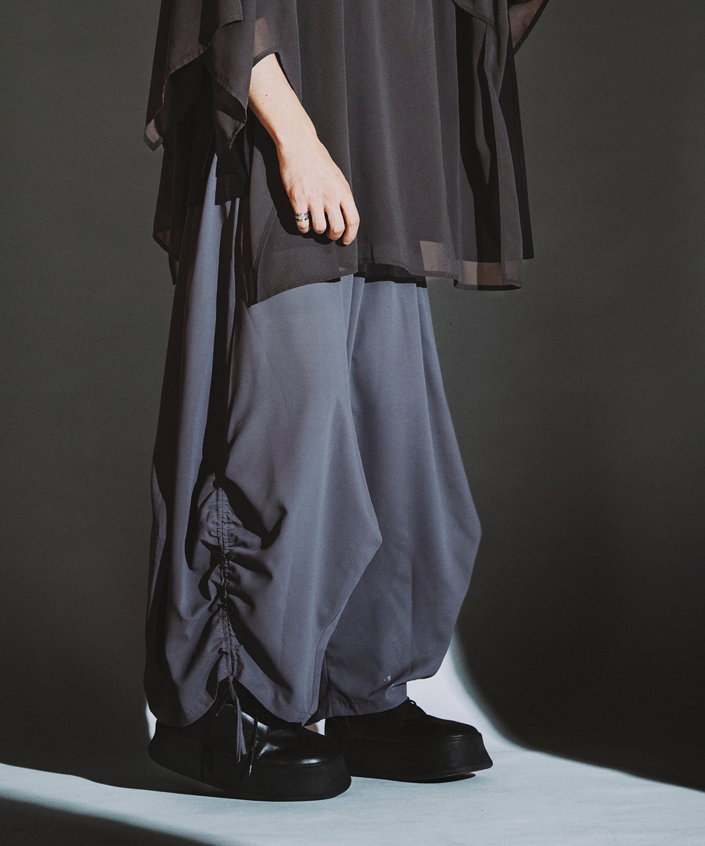 GRAY Model:H182cm