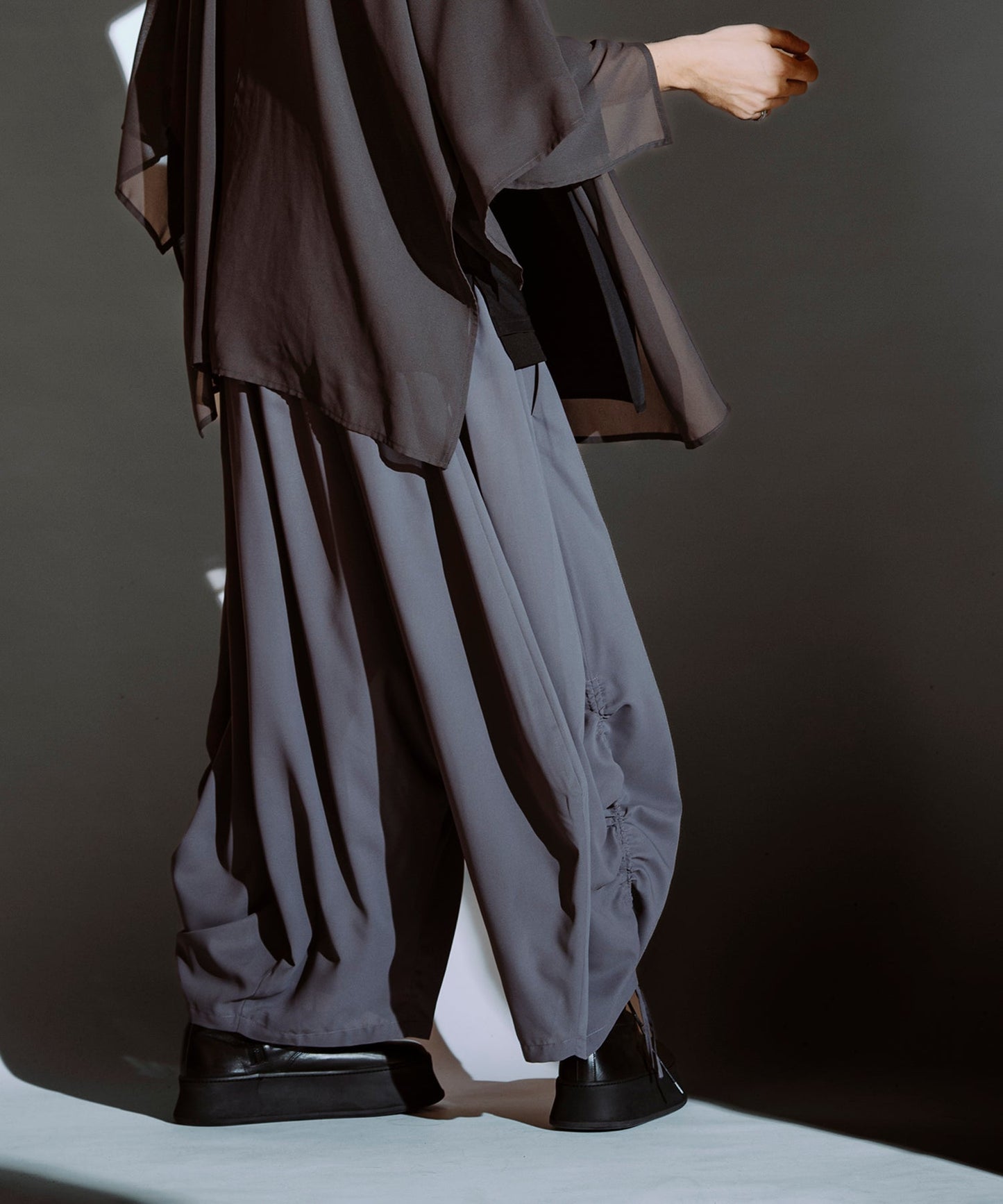 GRAY Model:H182cm
