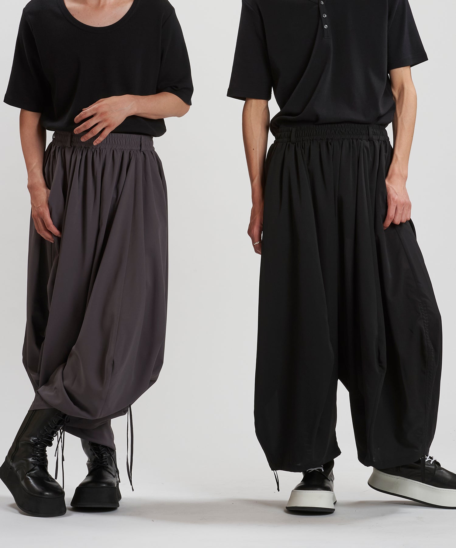 GRAY Model:H169cm / BLACK Model:H180cm