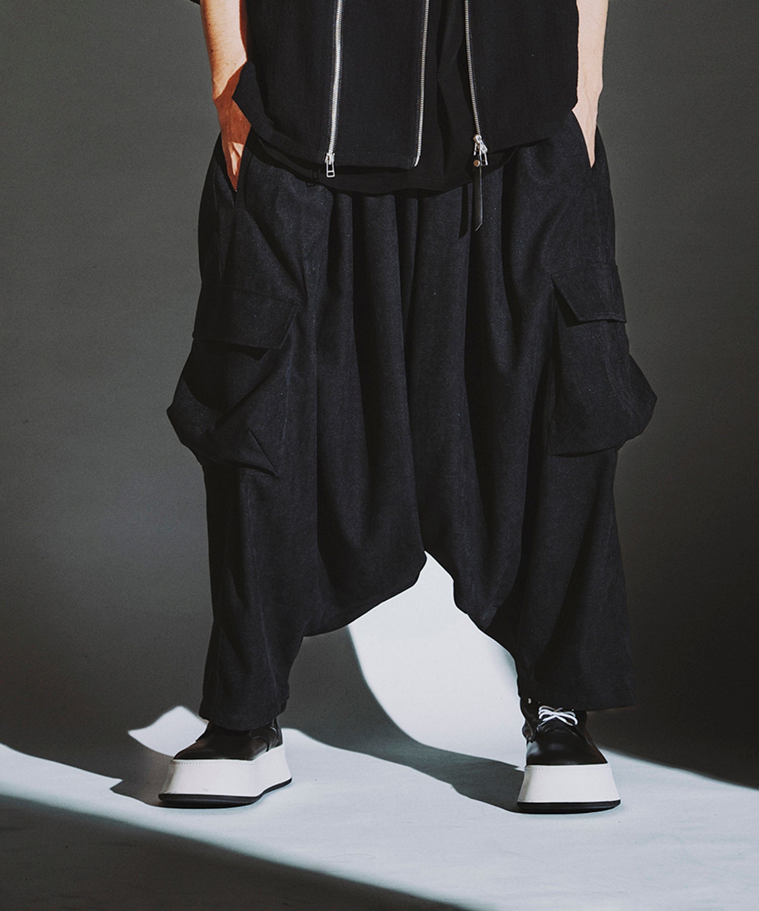 BLACK Model:H182cm