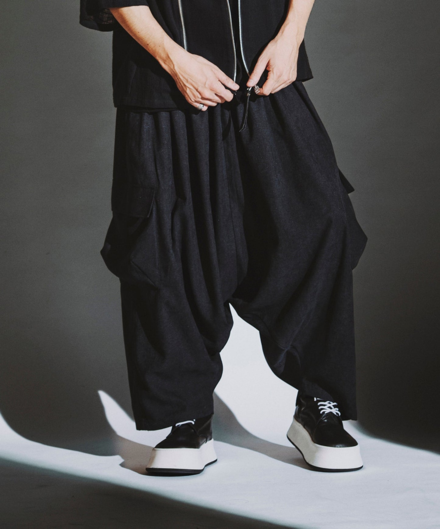 BLACK Model:H182cm