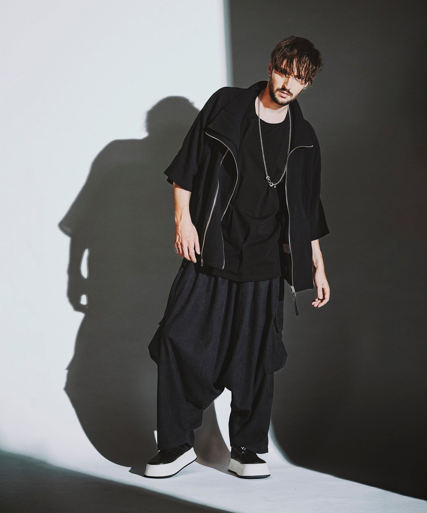BLACK Model:H182cm