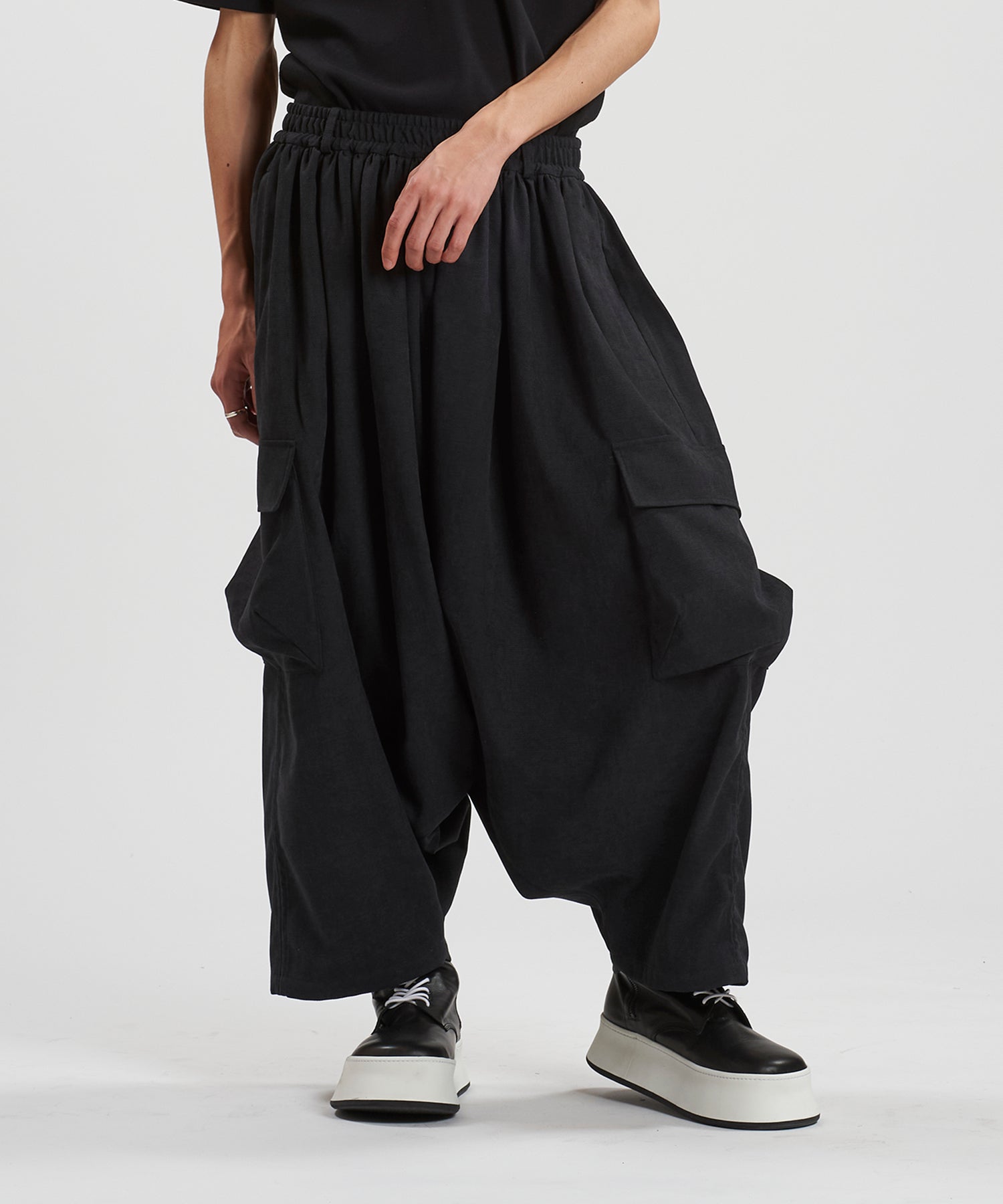 BLACK Model:H180cm