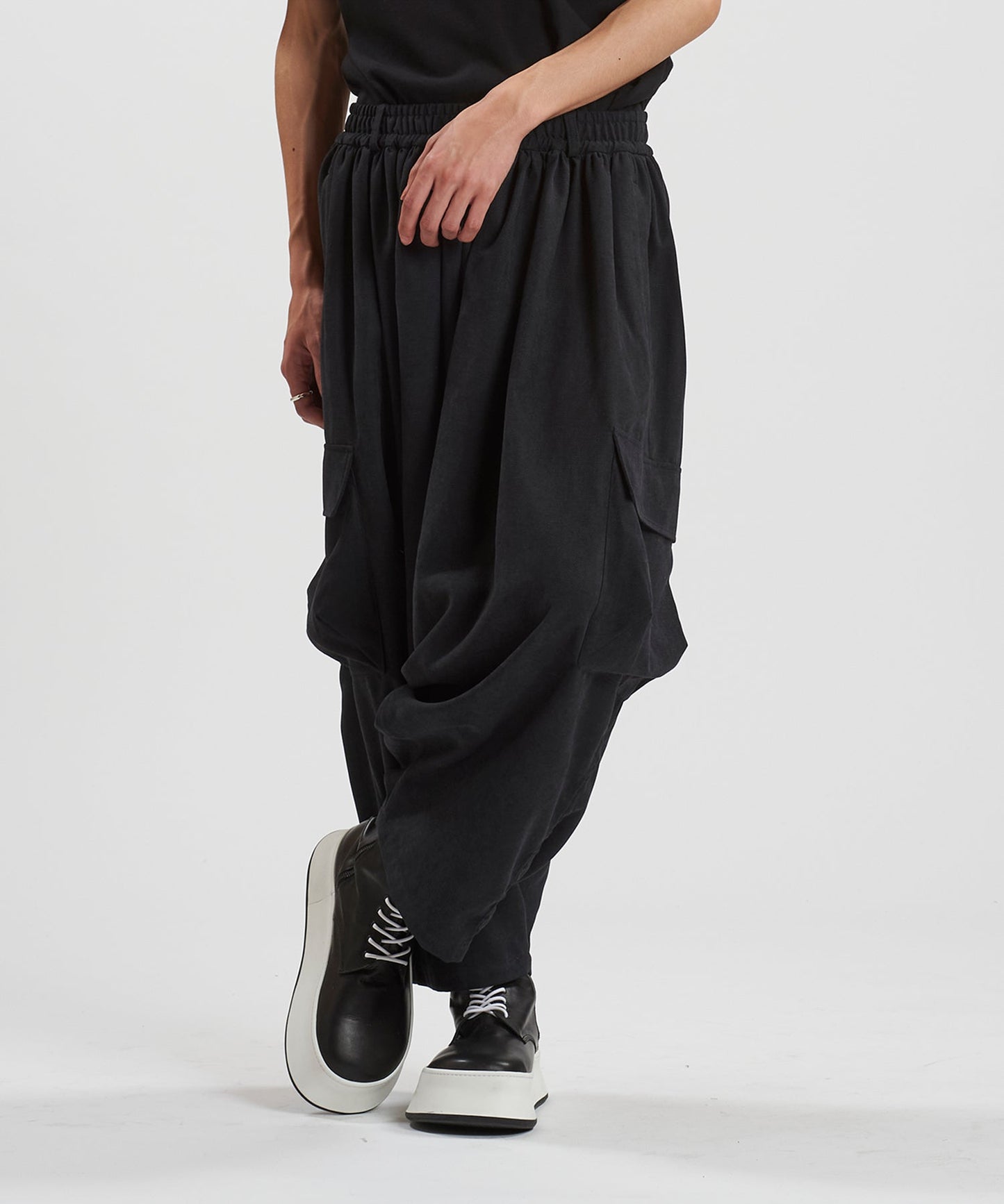BLACK Model:H180cm