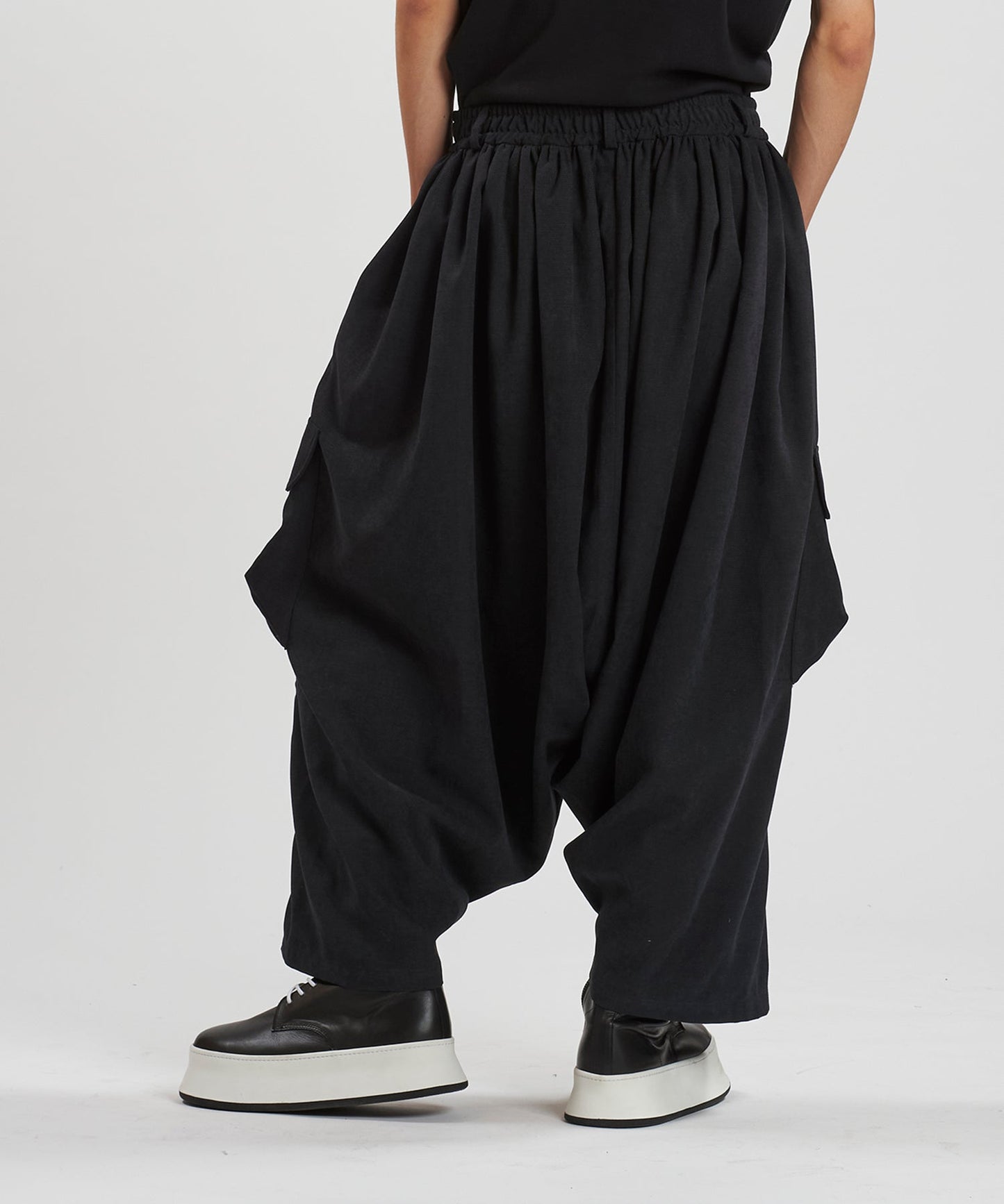 BLACK Model:H180cm