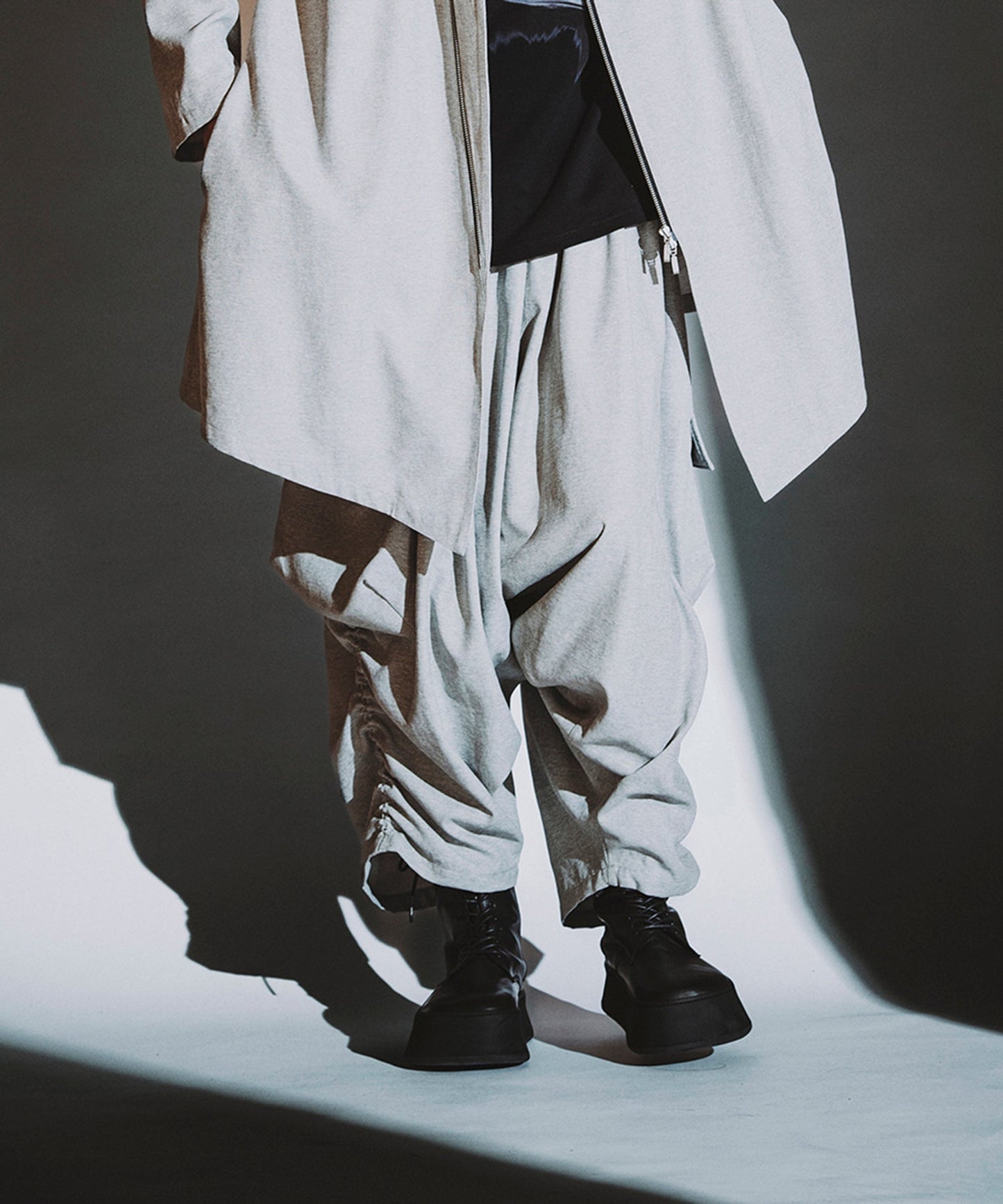 GRAY Model:H182cm