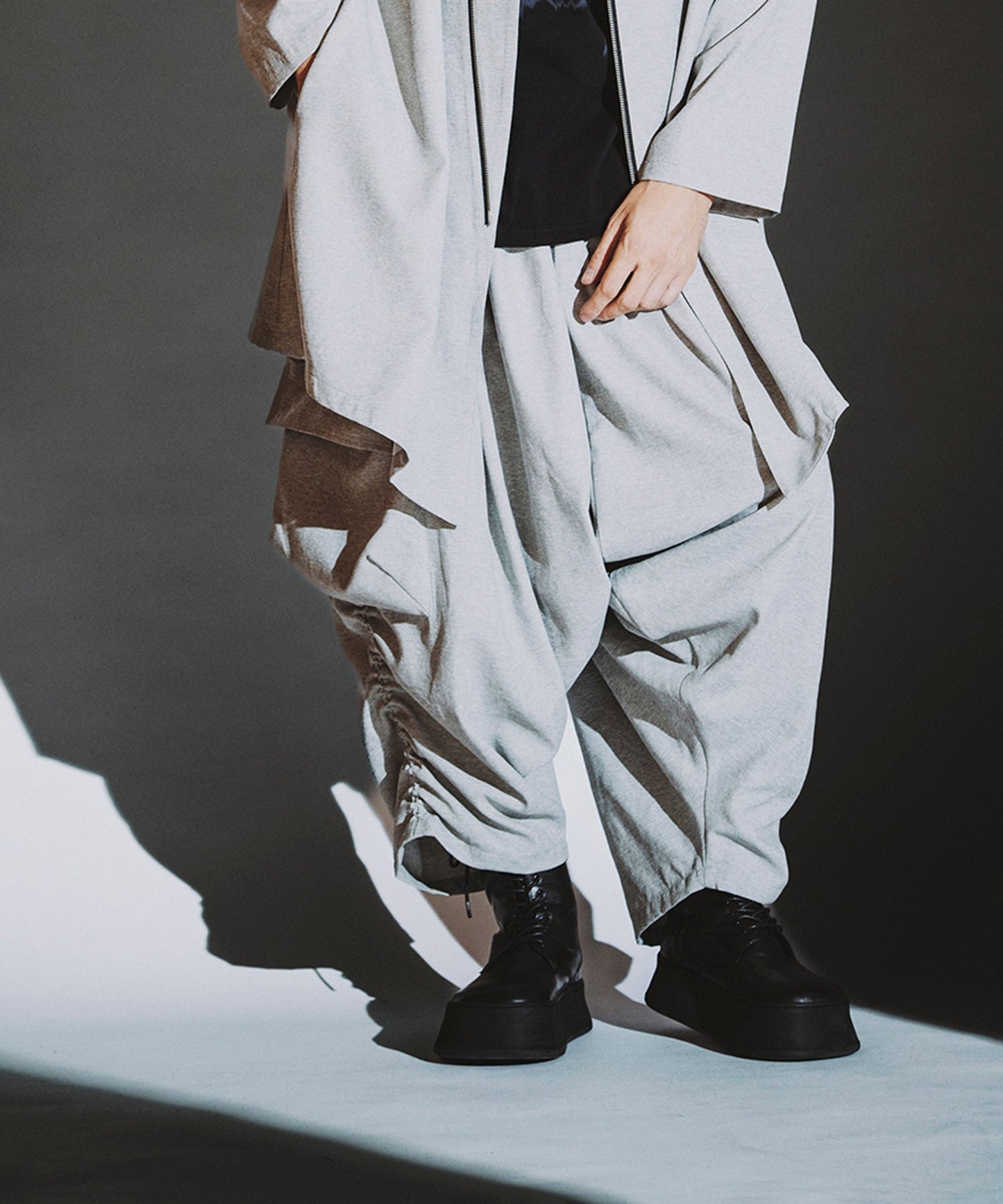 GRAY Model:H182cm