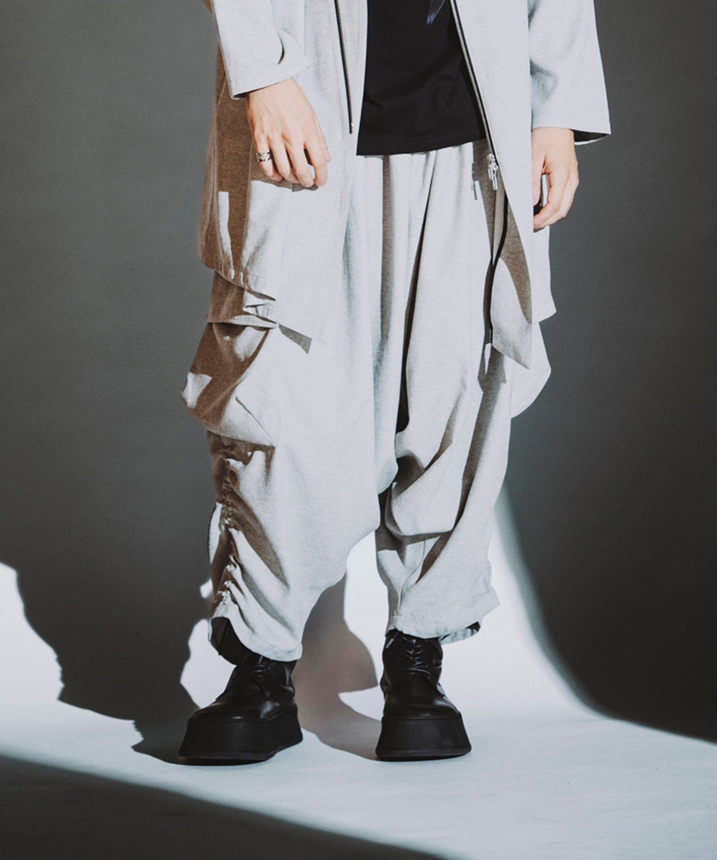 GRAY Model:H182cm