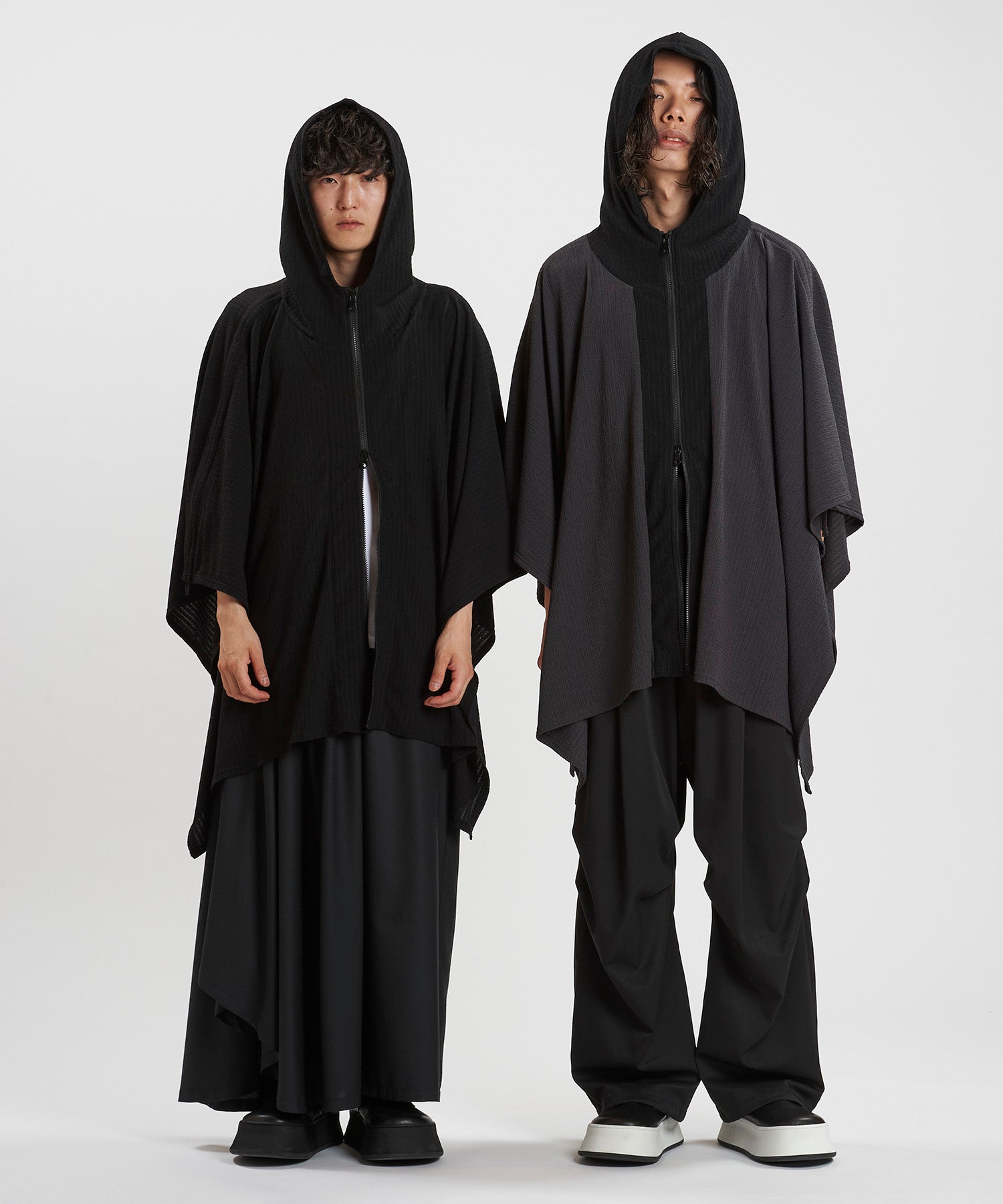 BLACK Model:H169cm / GRAY Model:H180cm