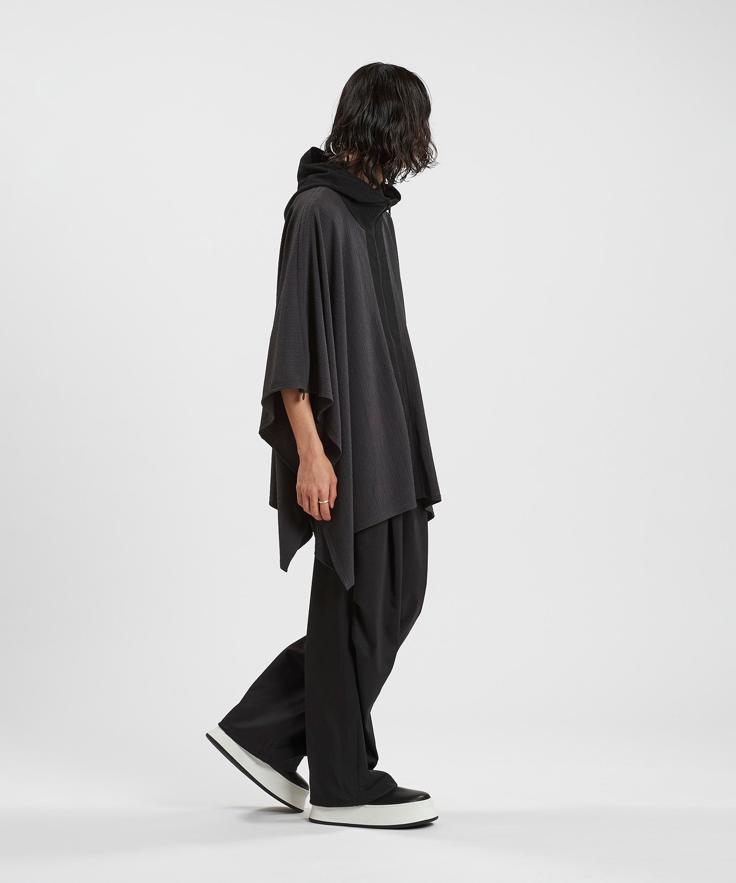 GRAY Model:H180cm