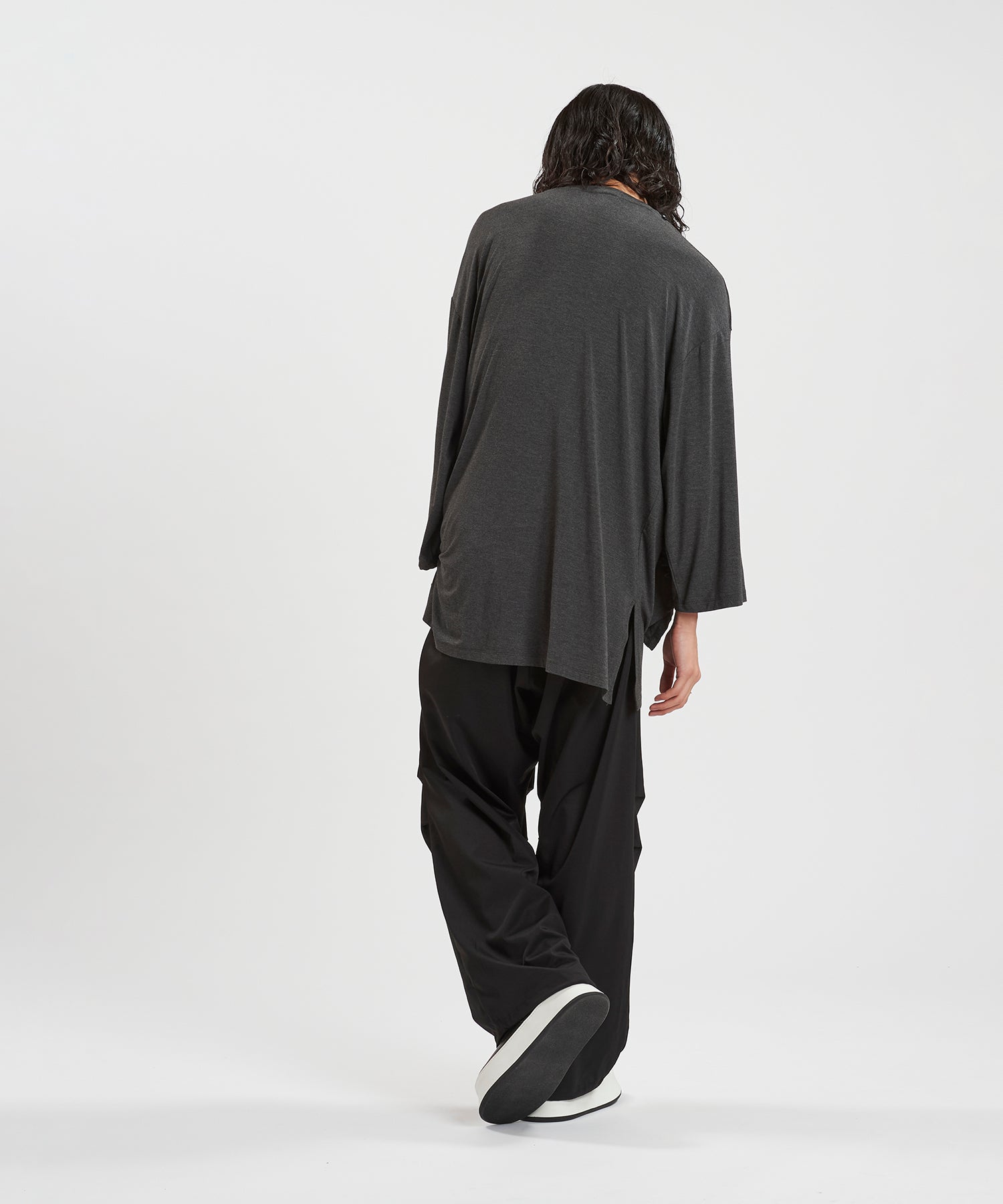 D.GRAY Model:H180cm