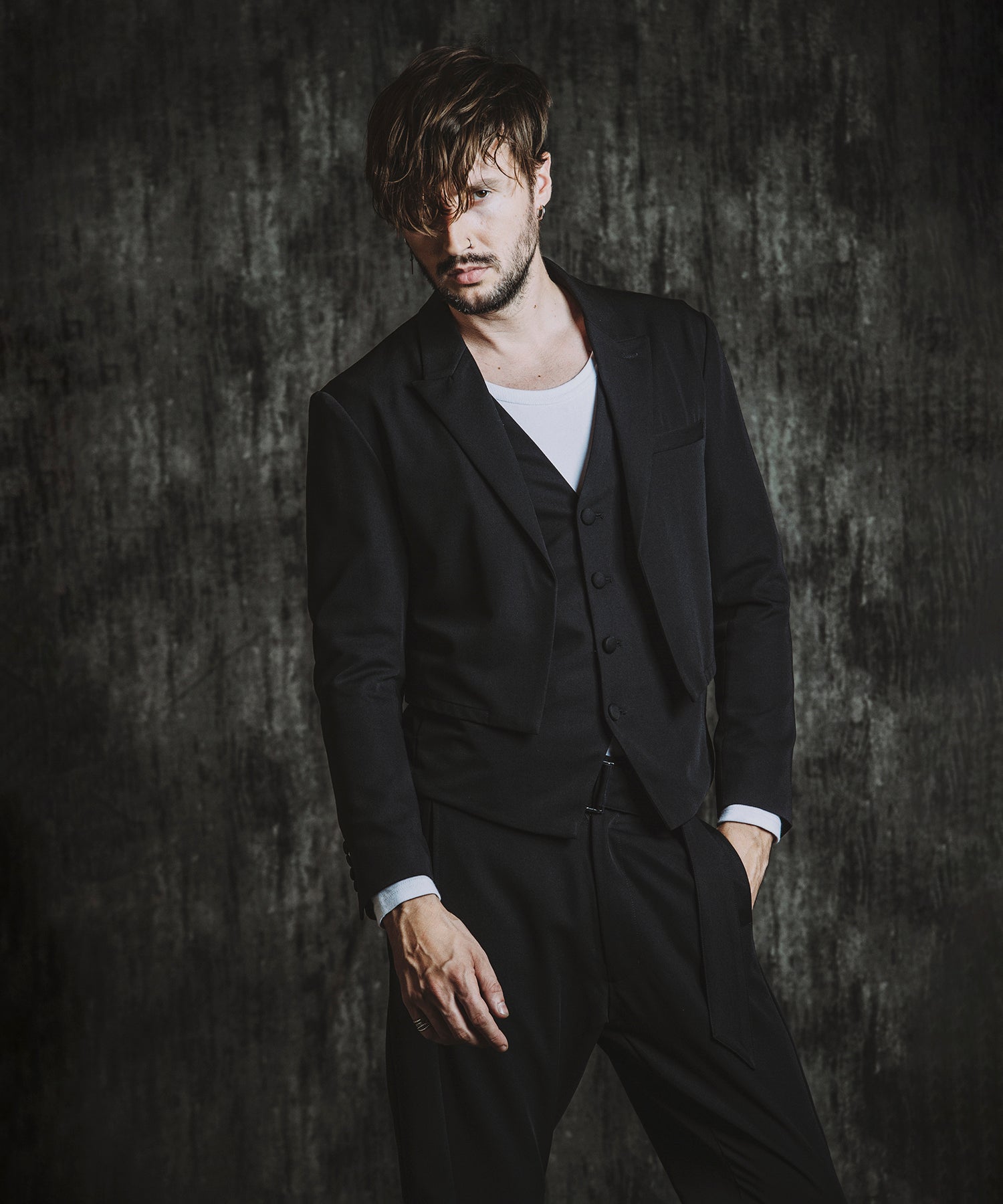 BLACK Model:H182cm