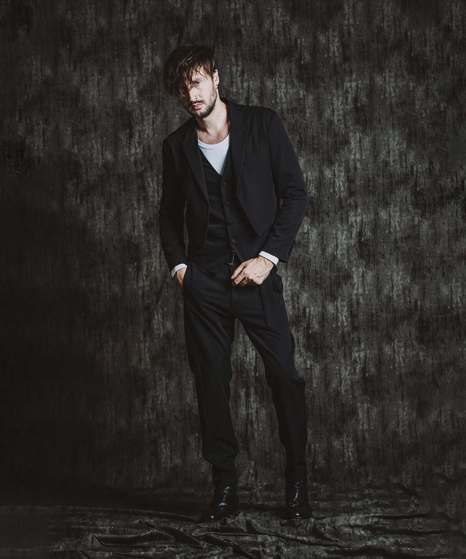 BLACK Model:H182cm