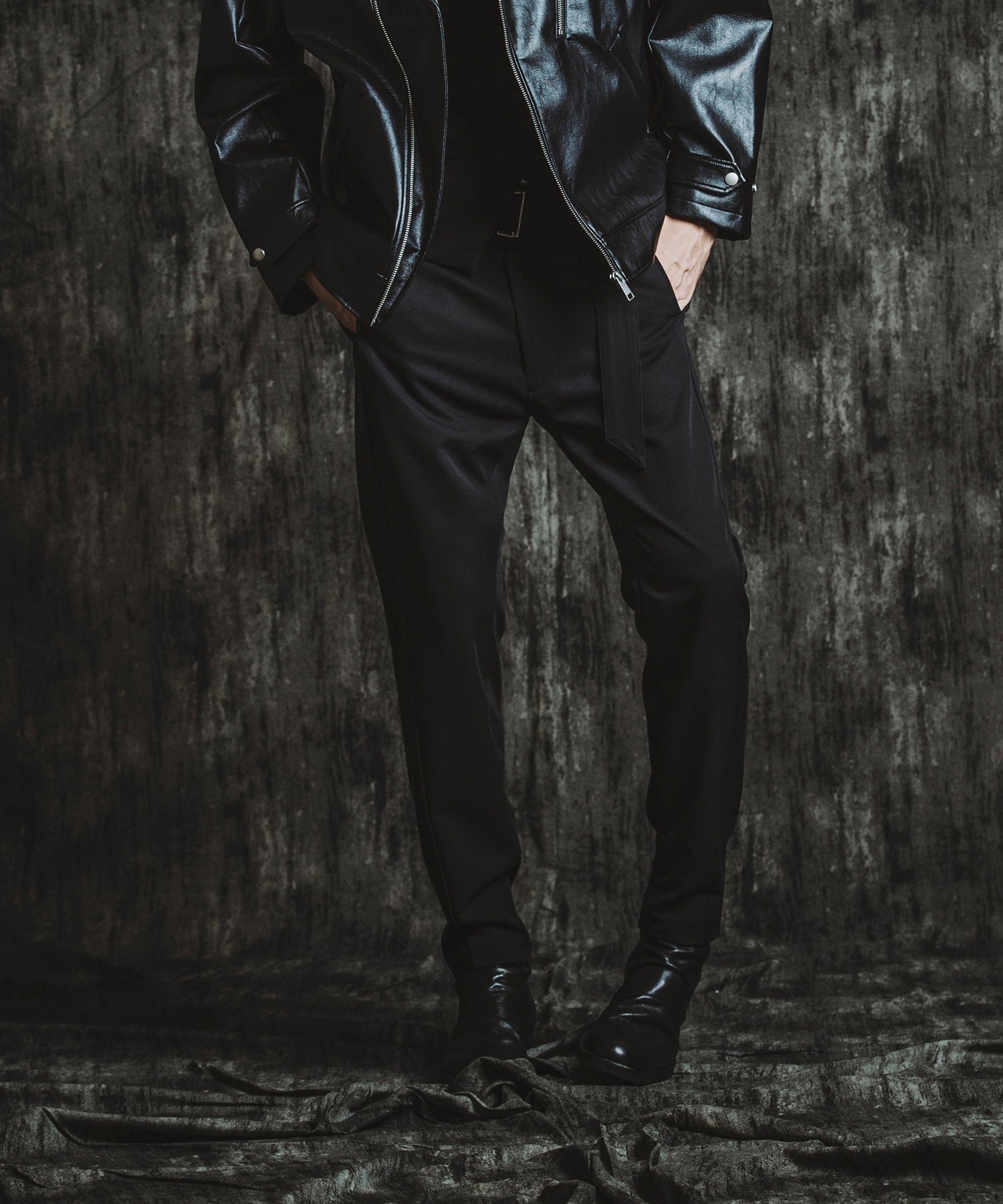 BLACK Model:H182cm
