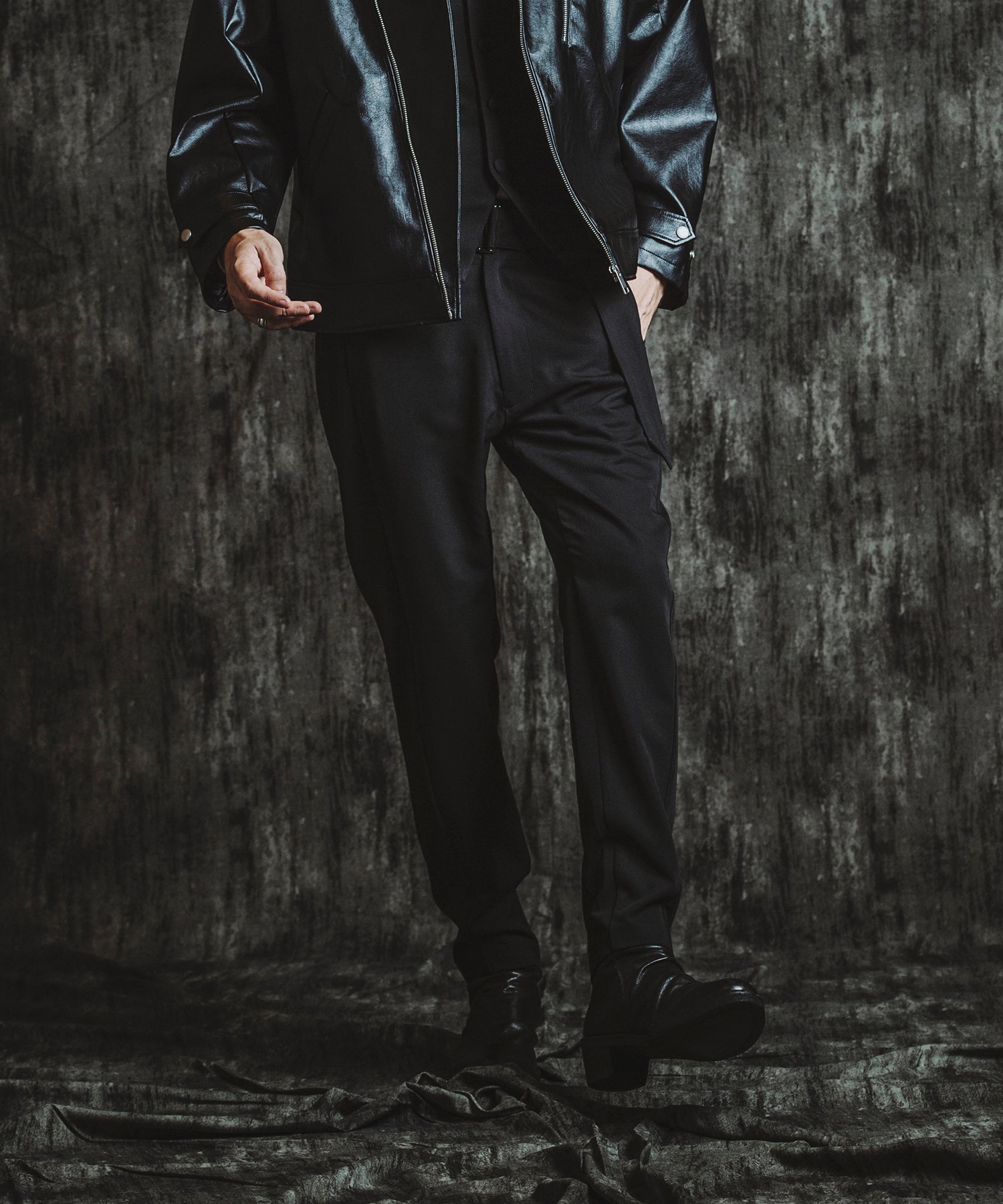 BLACK Model:H182cm