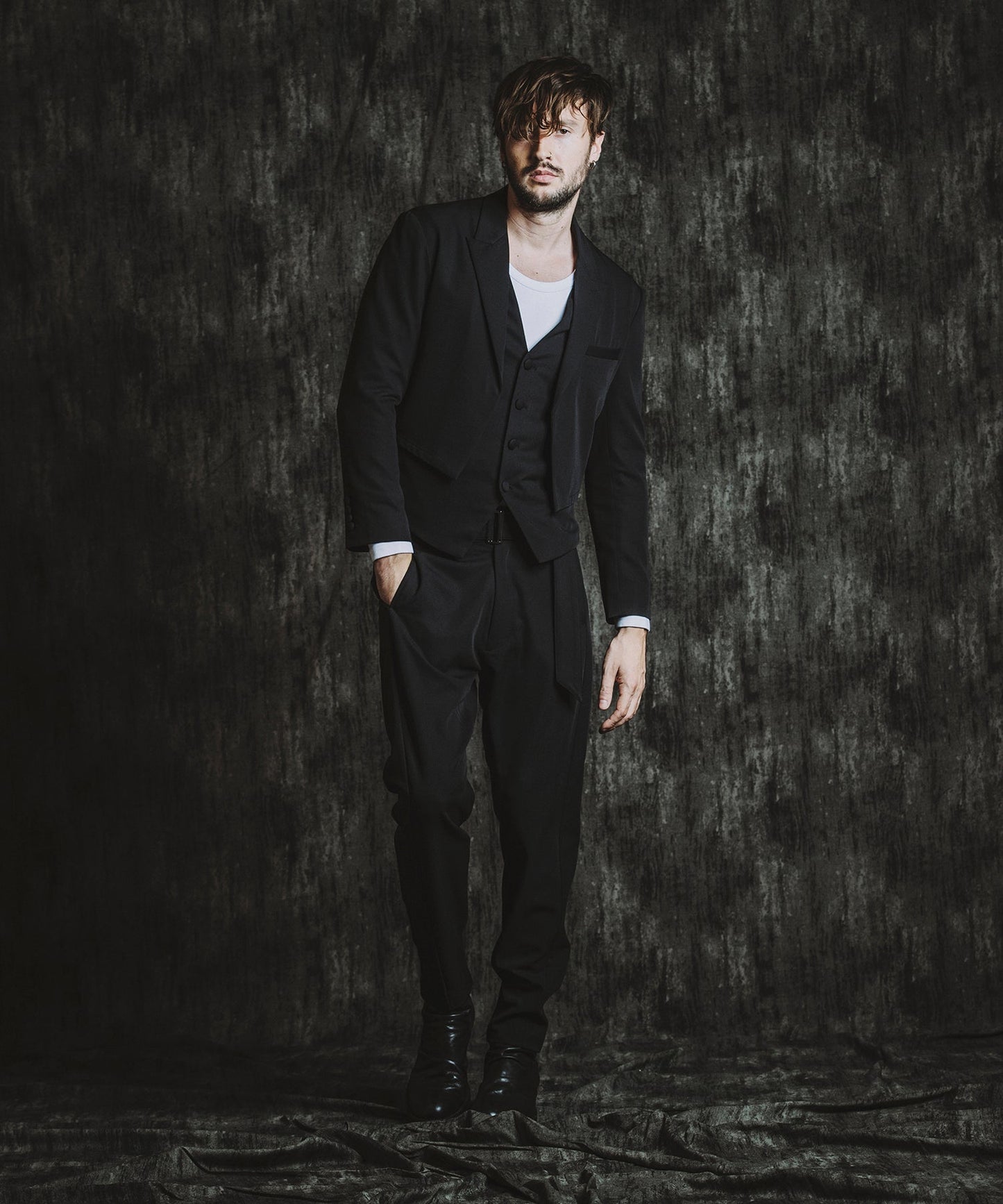 BLACK Model:H182cm