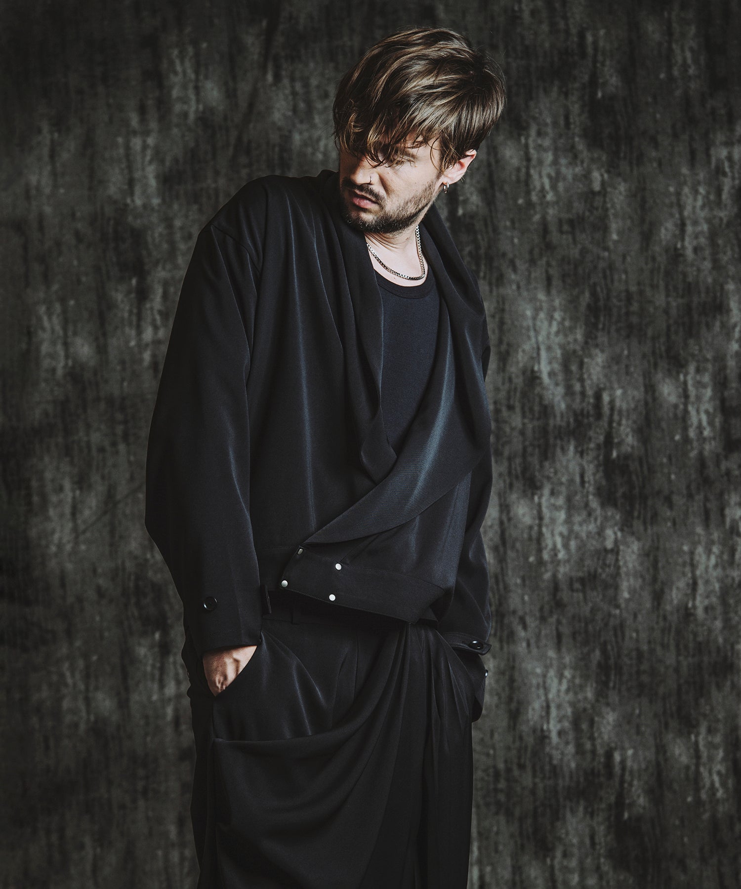 BLACK Model:H182cm