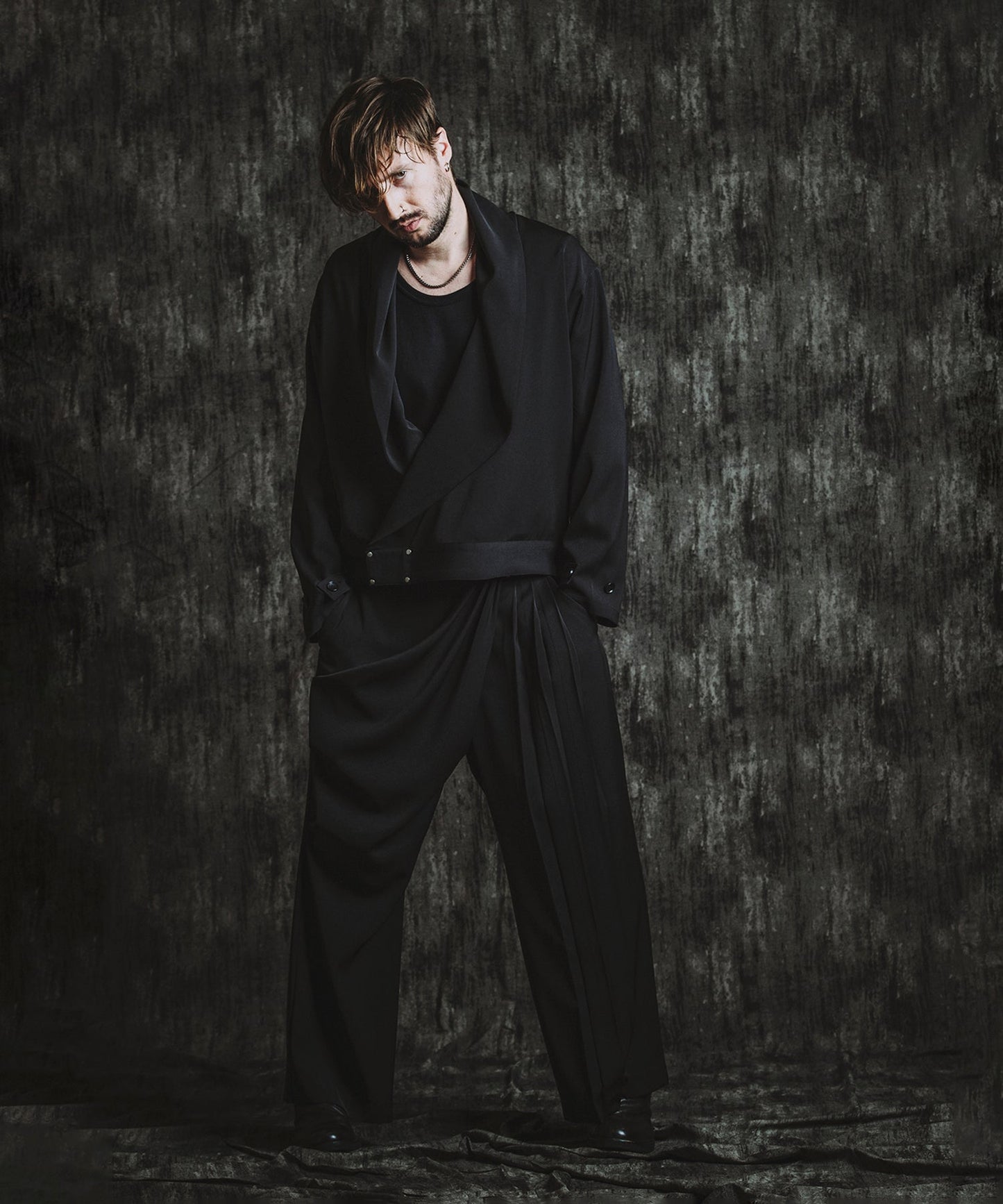 BLACK Model:H182cm