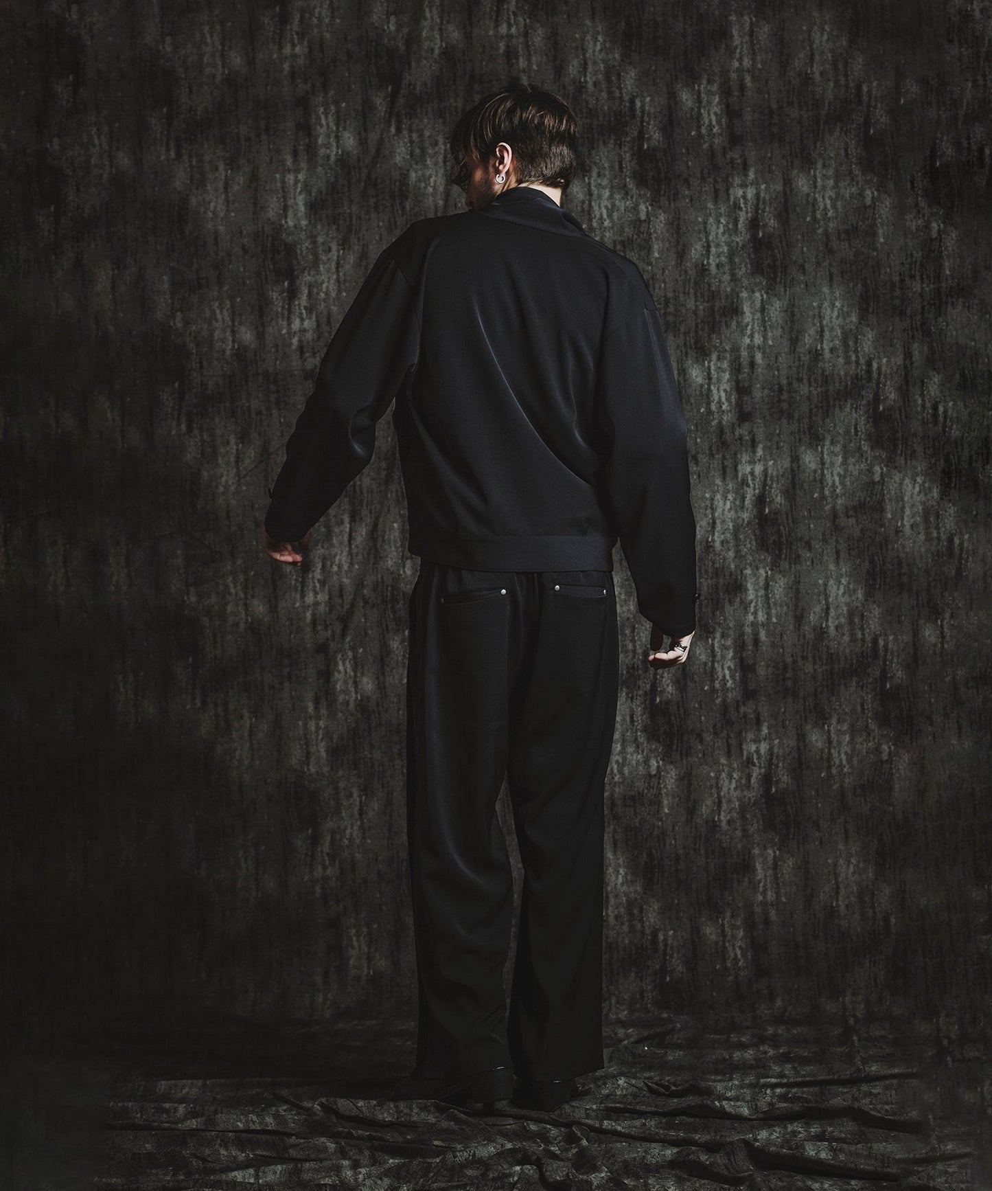 BLACK Model:H182cm
