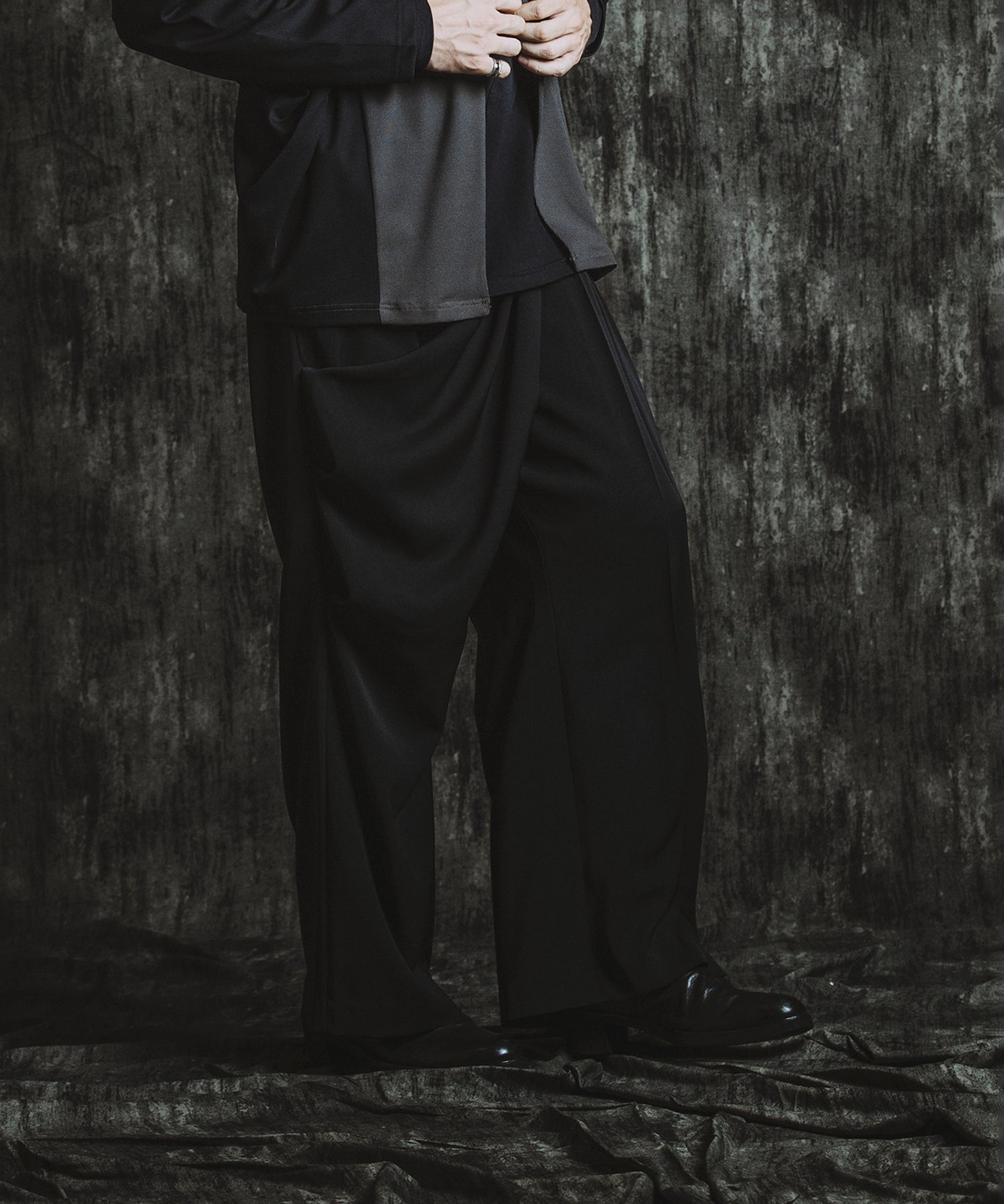 BLACK Model:H182cm
