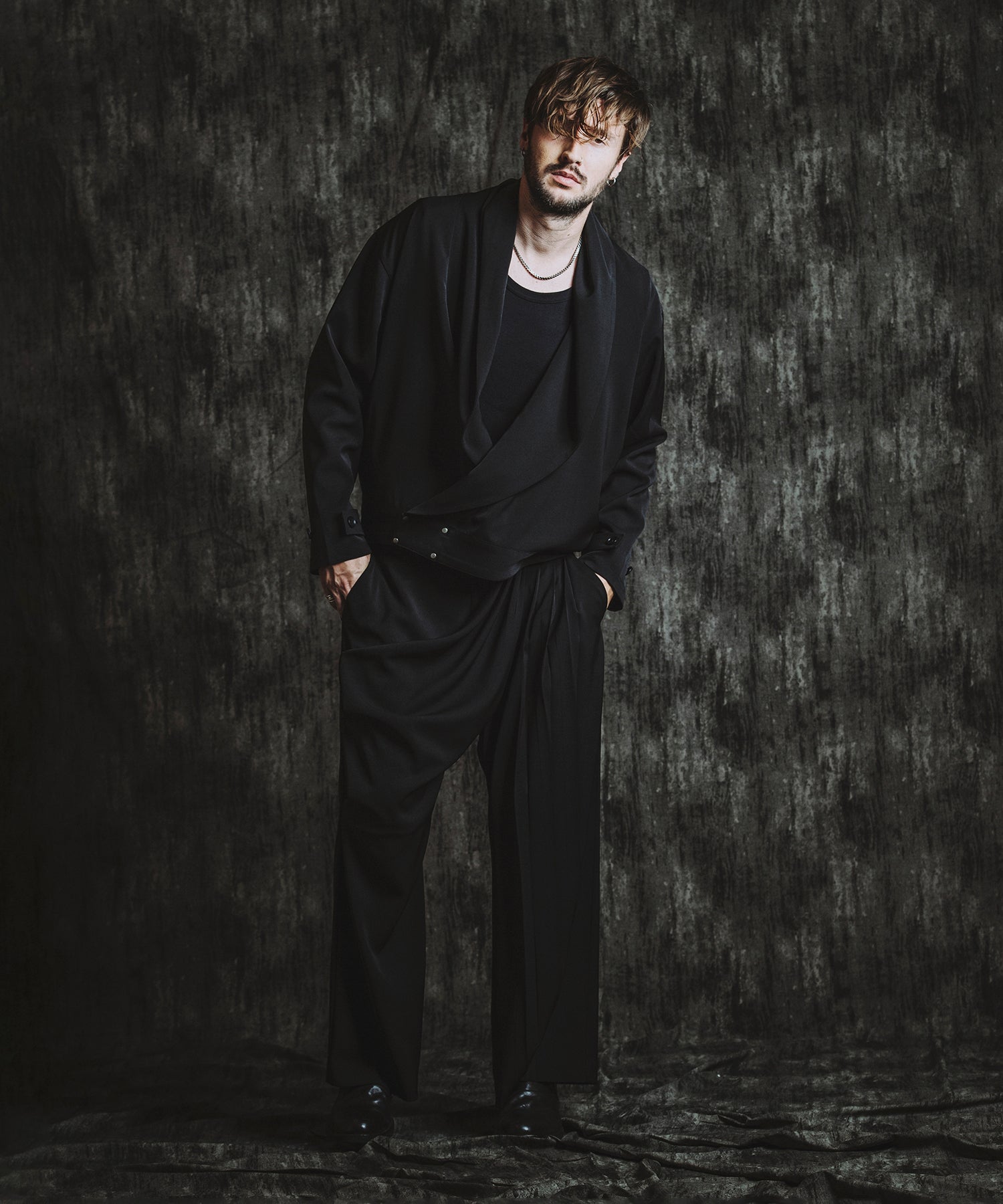 BLACK Model:H182cm