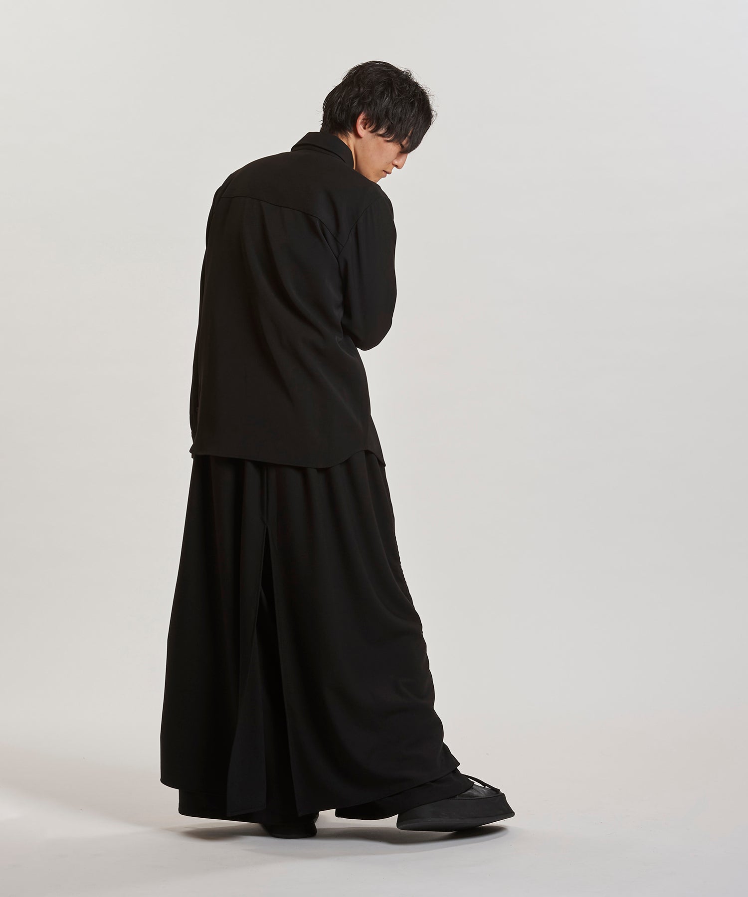 BLACK Model:H169cm