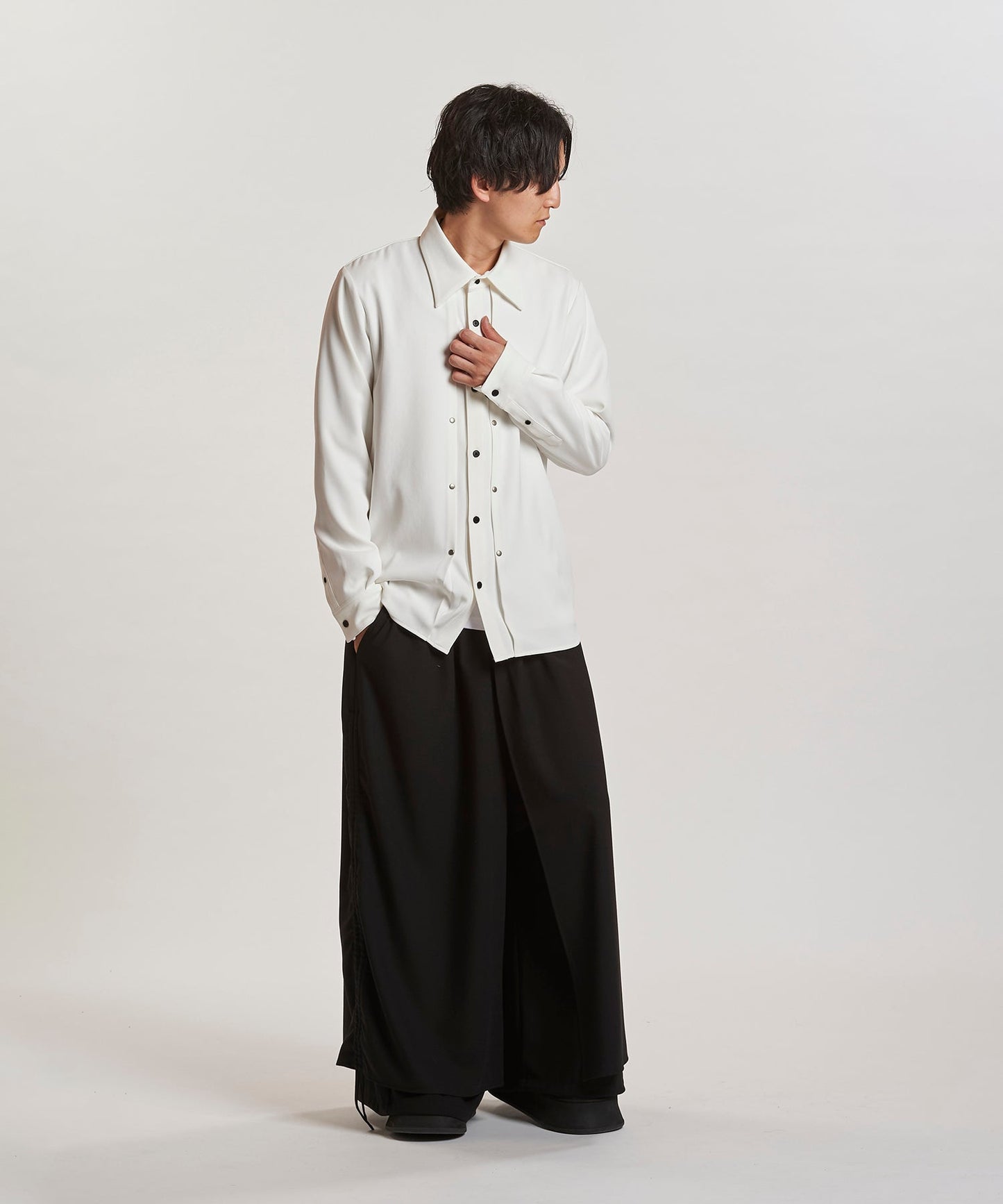WHITE Model:H169cm