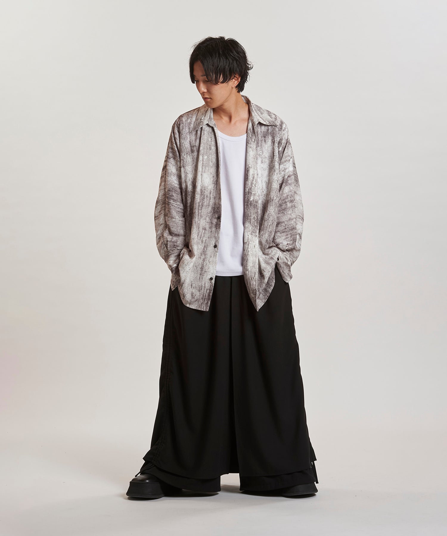 IVORY Model:H169cm