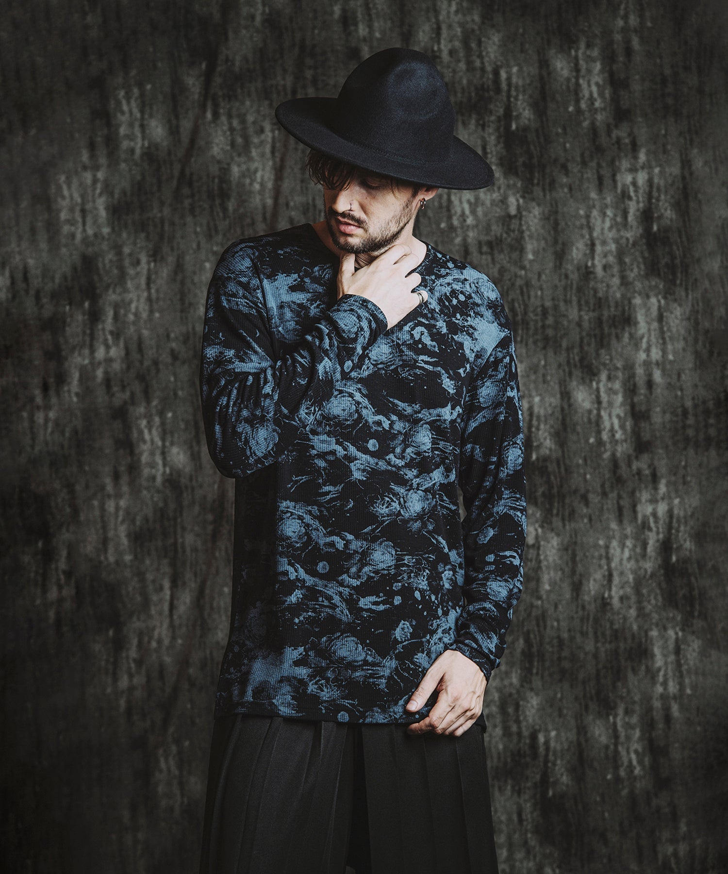 BLACK Model:H182cm