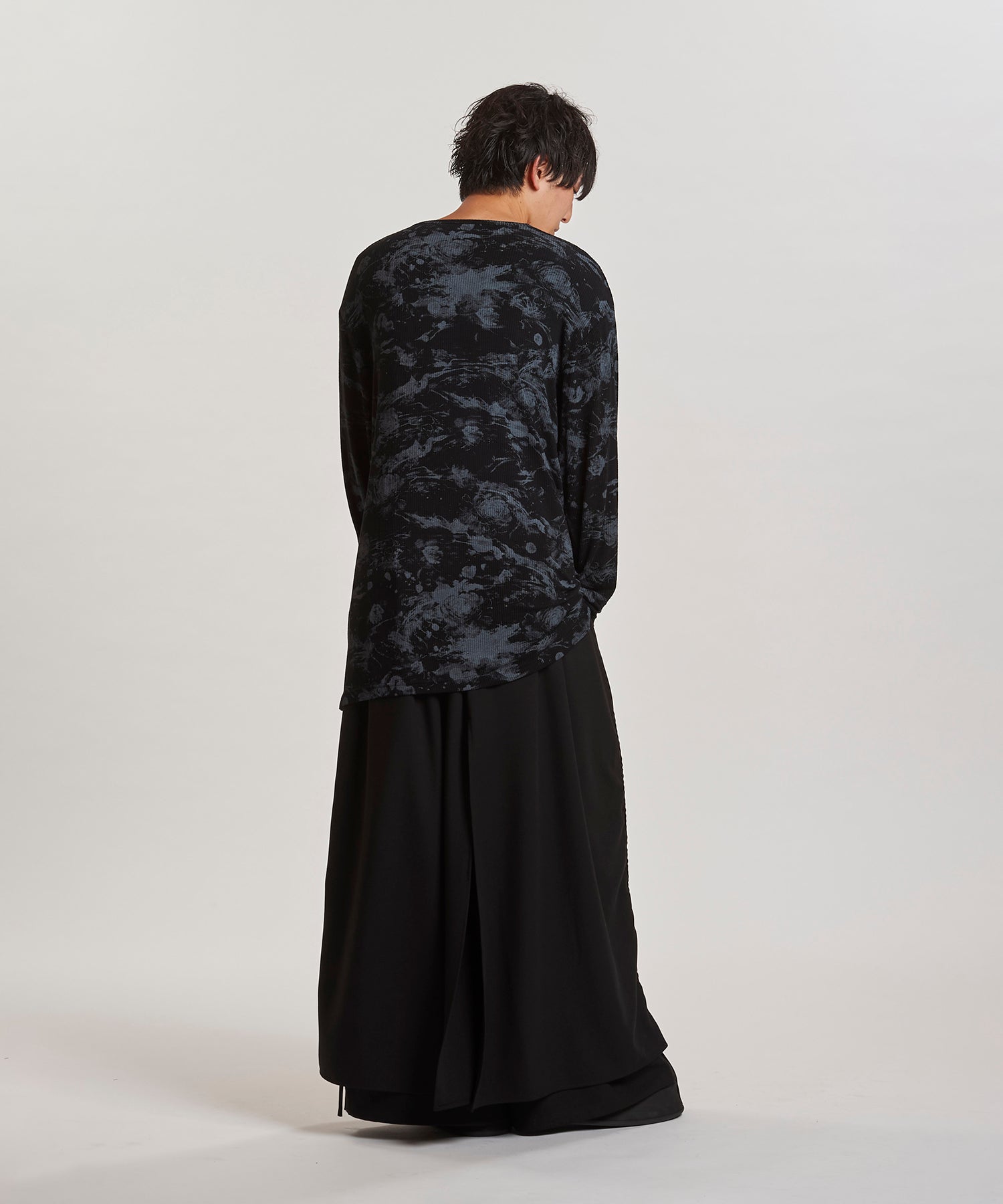 BLACK Model:H169cm