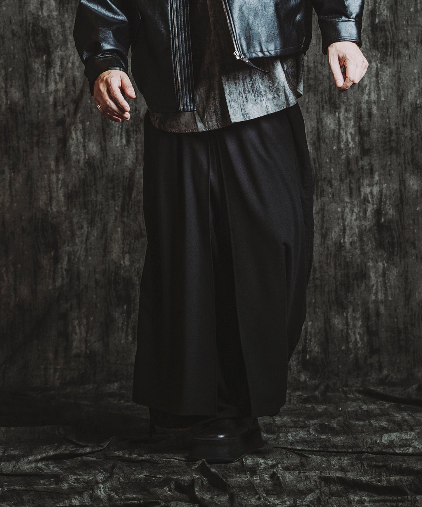 BLACK Model:H182cm