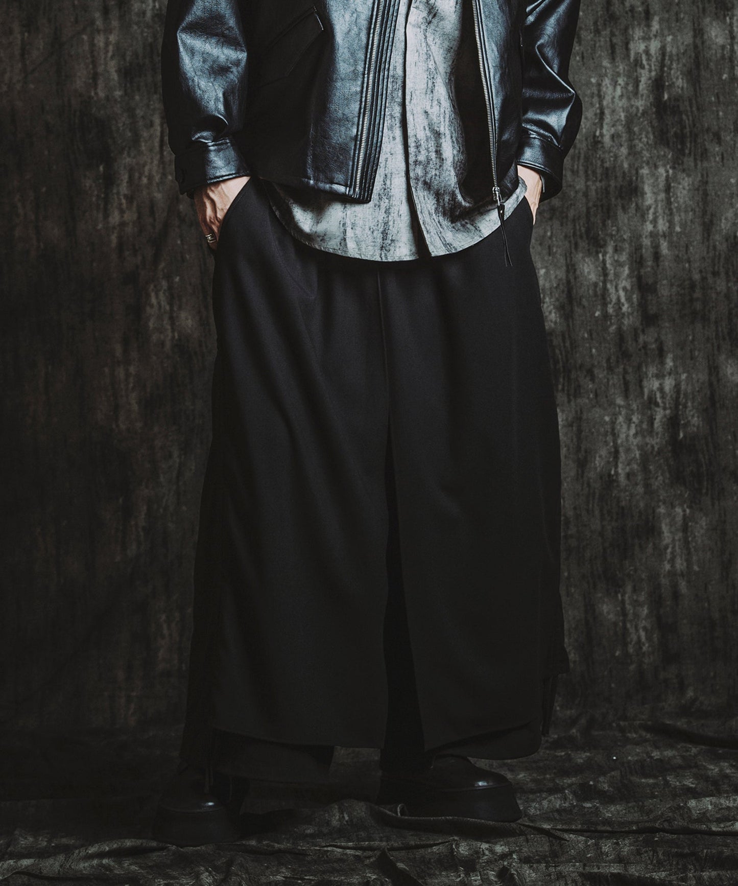 BLACK Model:H182cm