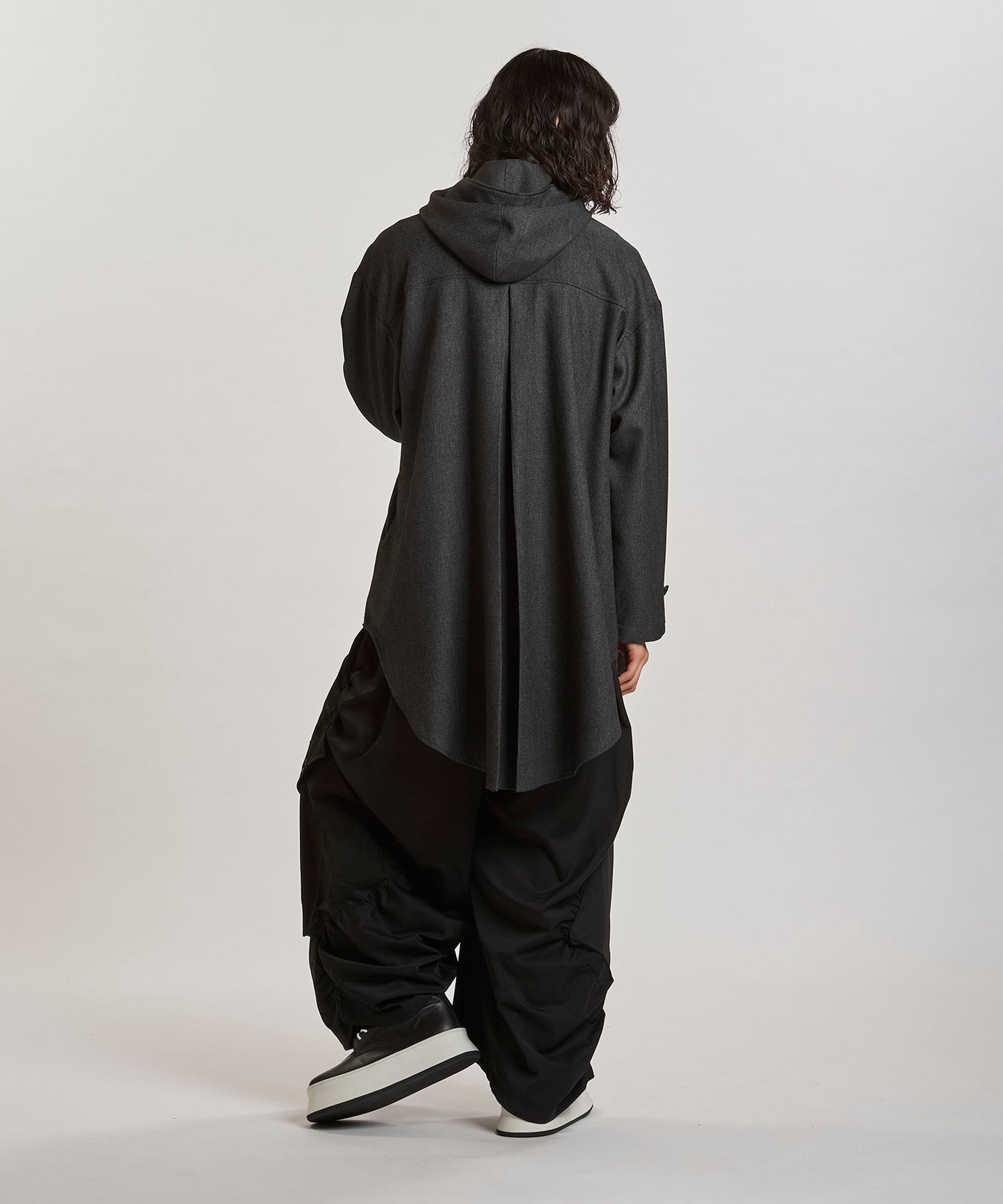 GRAY Model:H180cm
