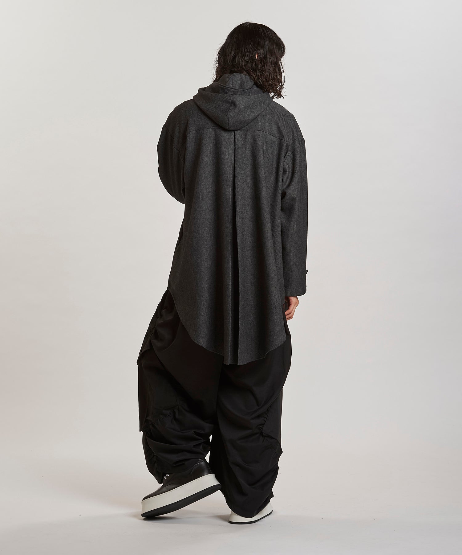 GRAY Model:H180cm