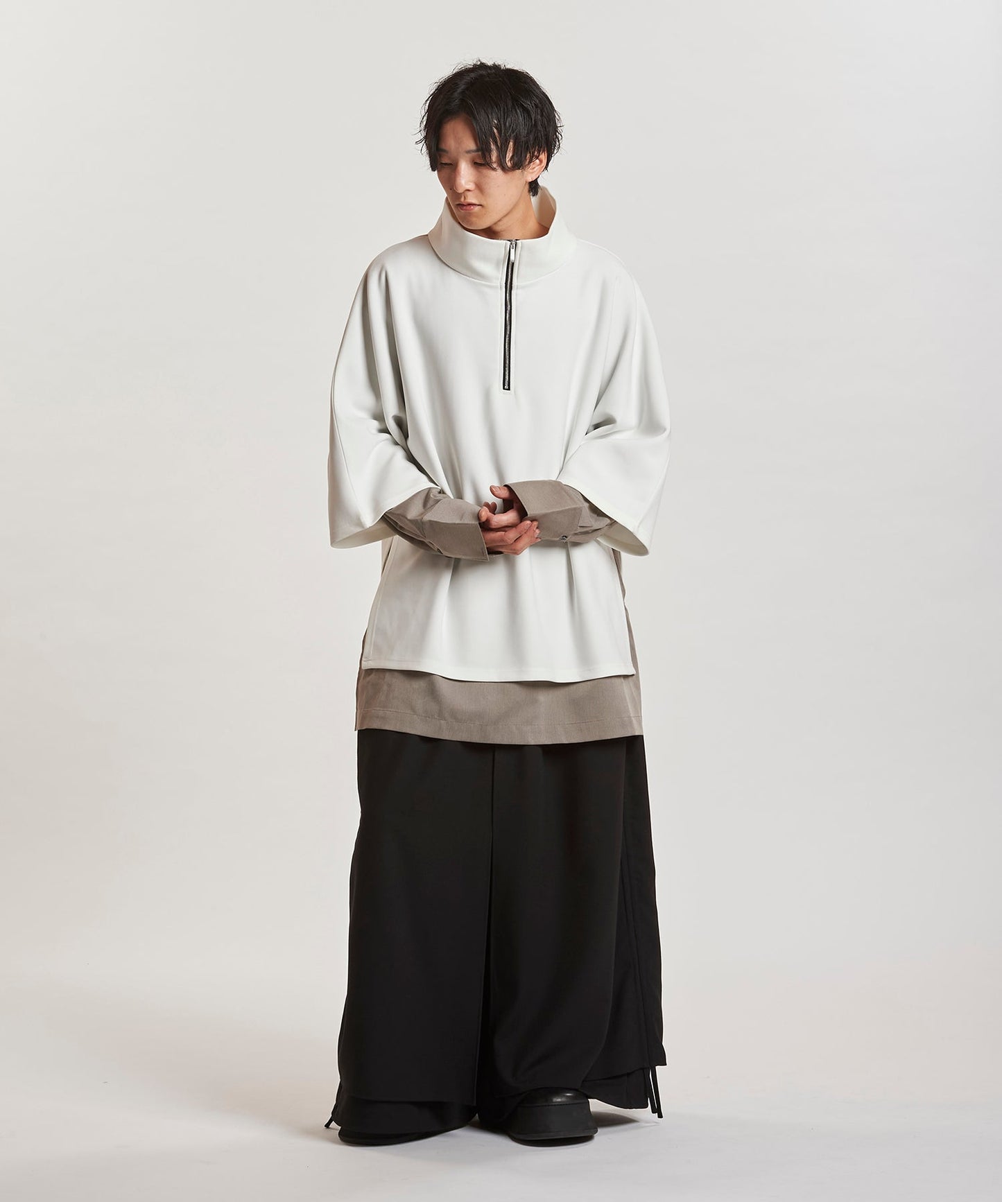 WHITE Model:H169cm