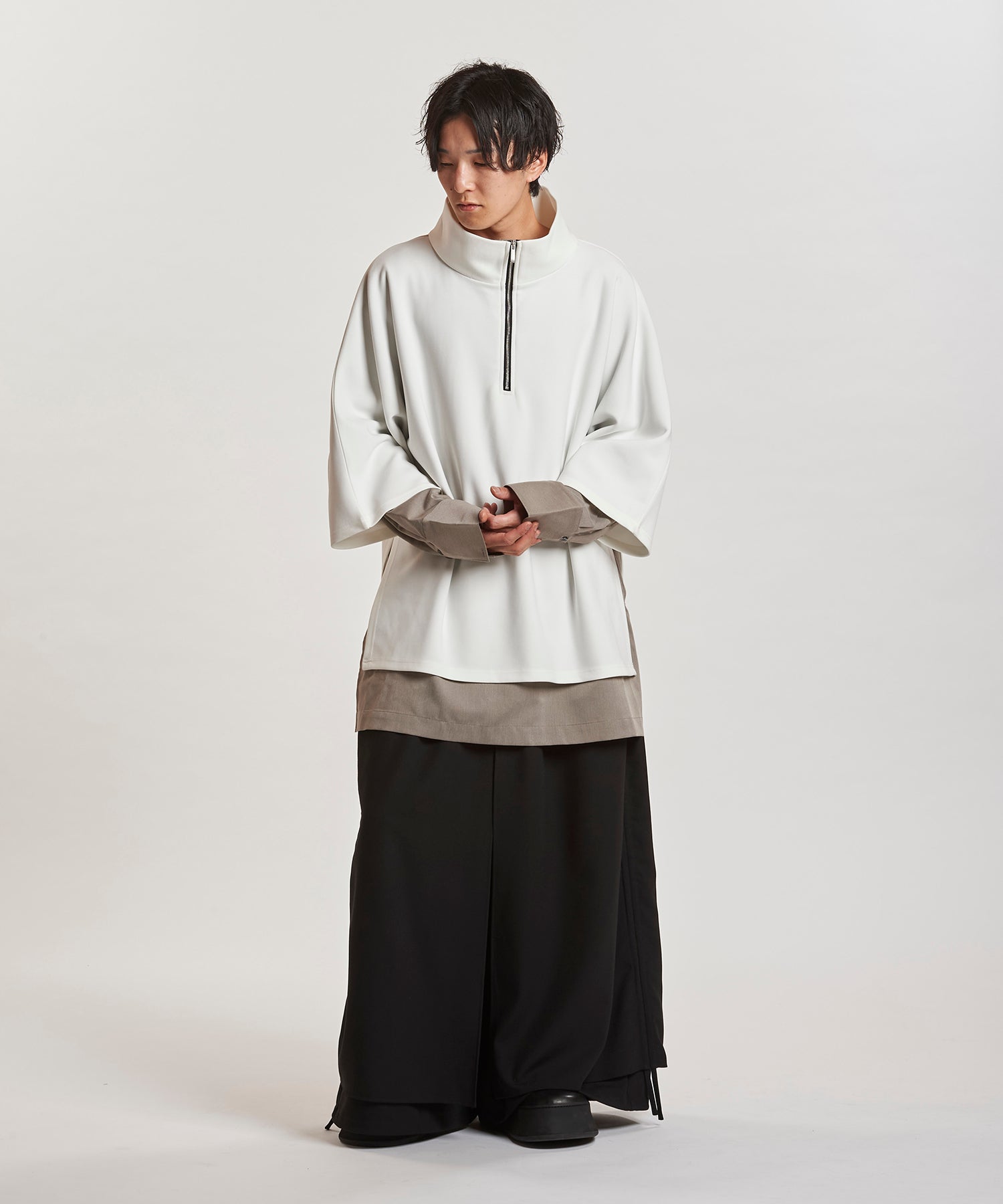 WHITE Model:H169cm