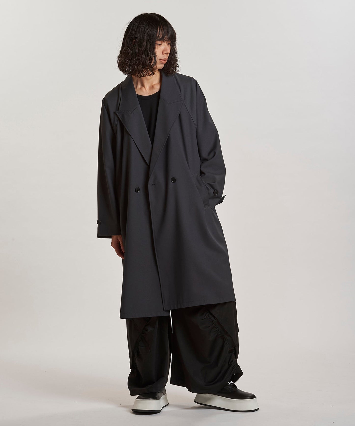 GRAY Model:H180cm