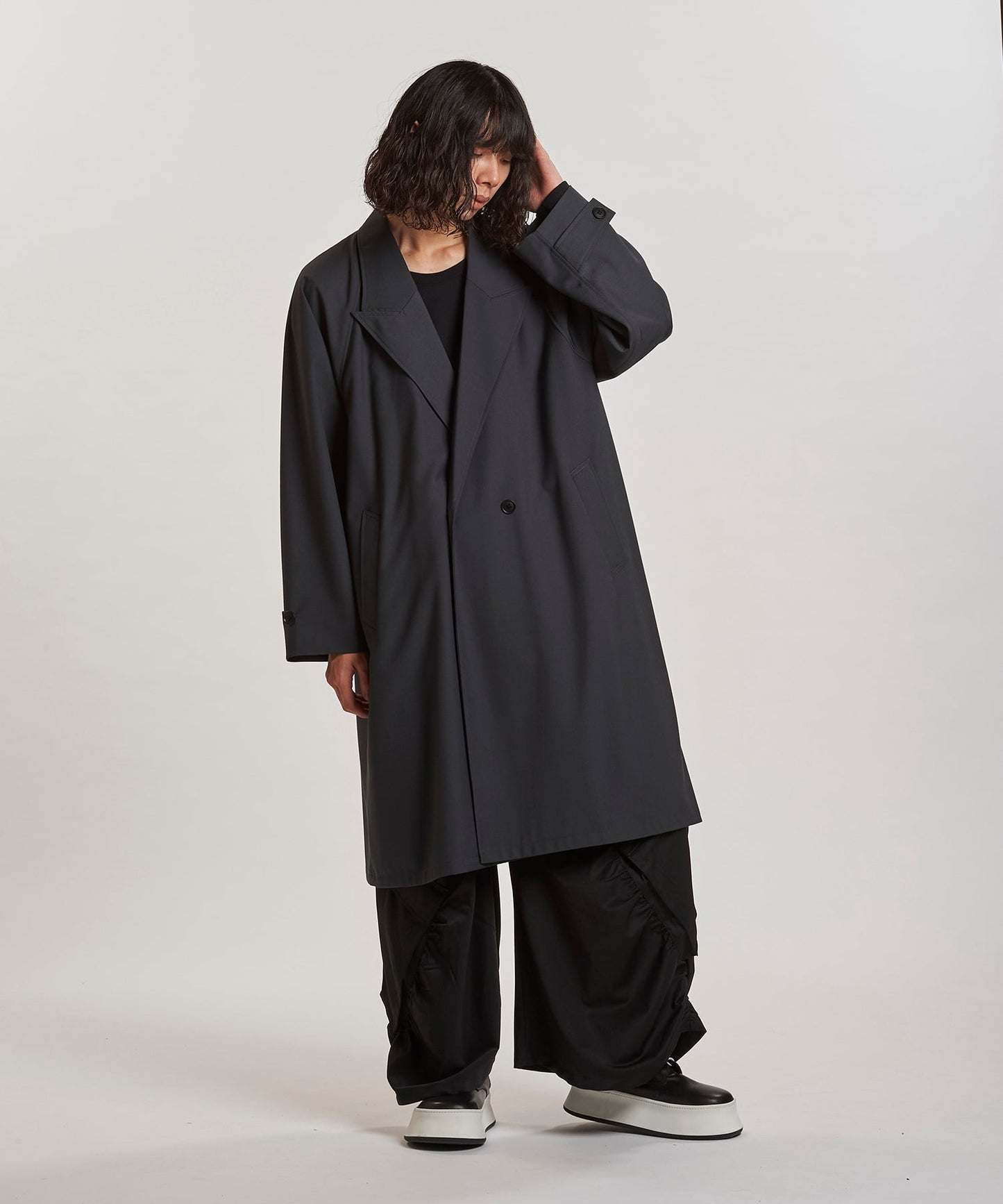 GRAY Model:H180cm