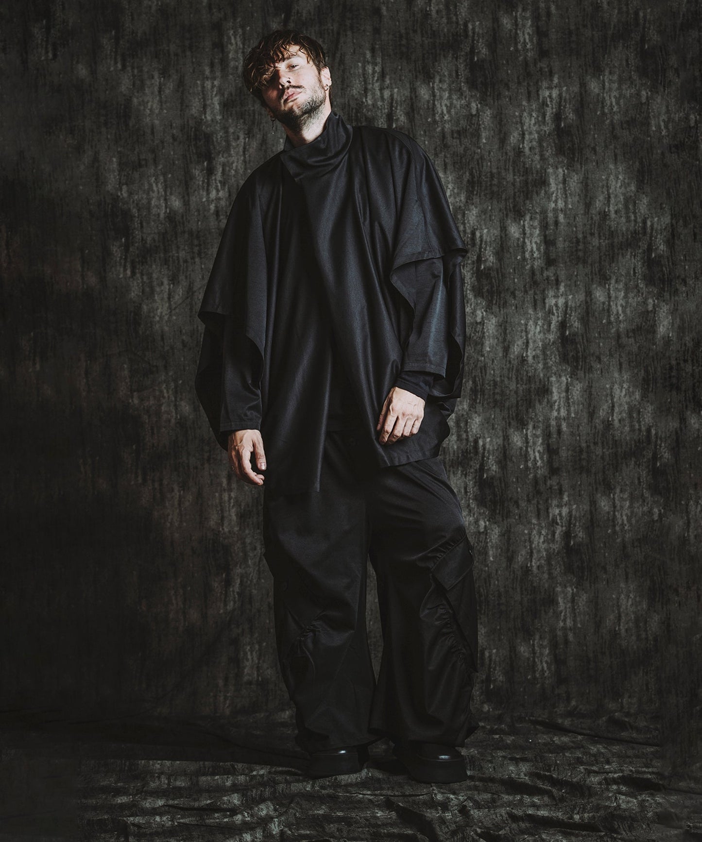 BLACK Model:H182cm