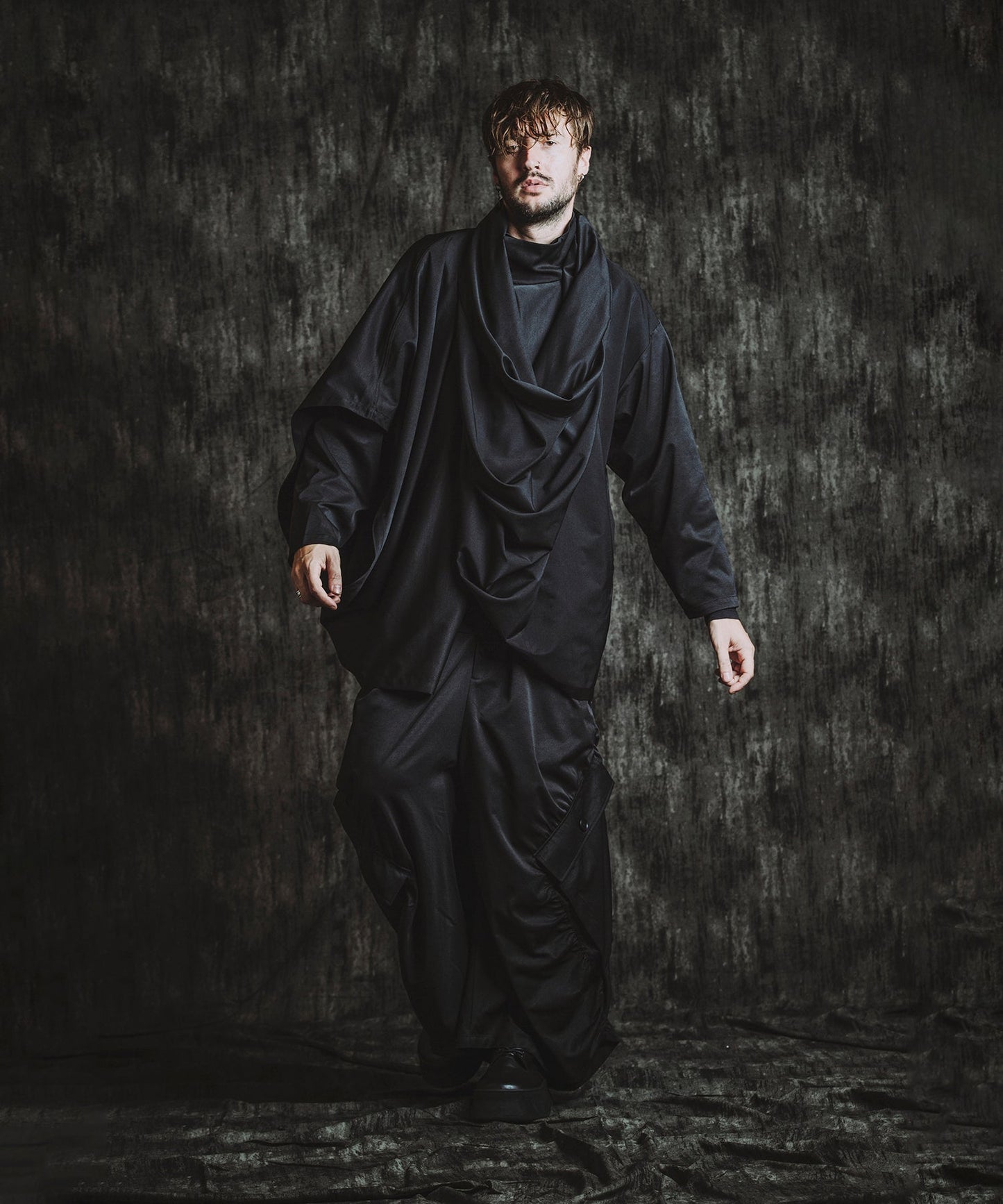 BLACK Model:H182cm