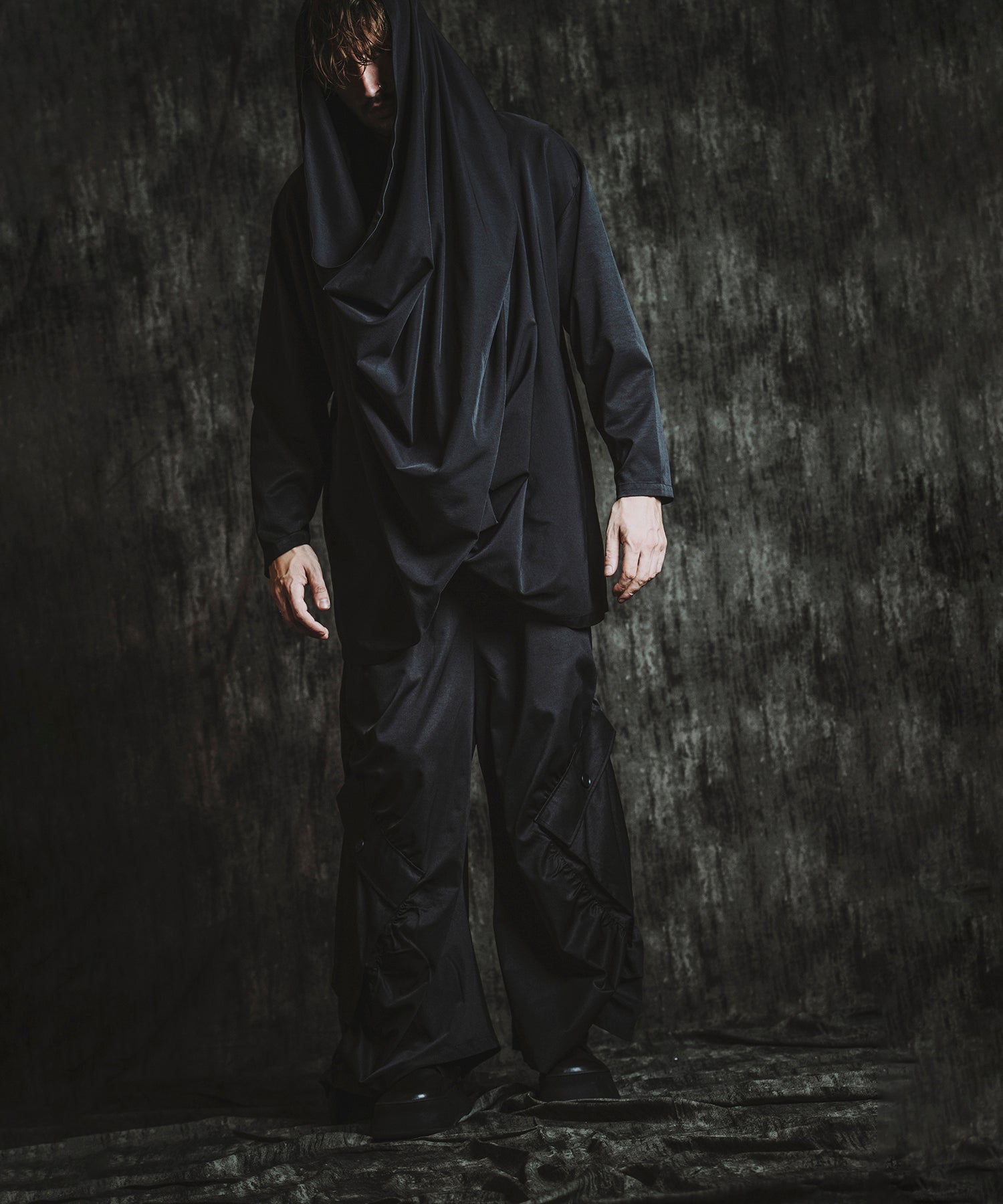 BLACK Model:H182cm