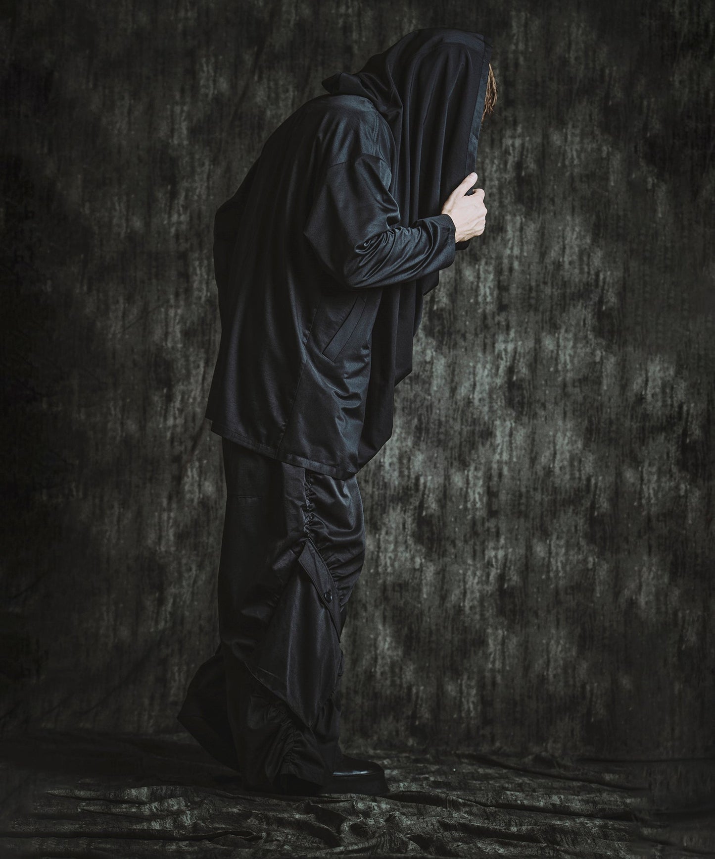 BLACK Model:H182cm