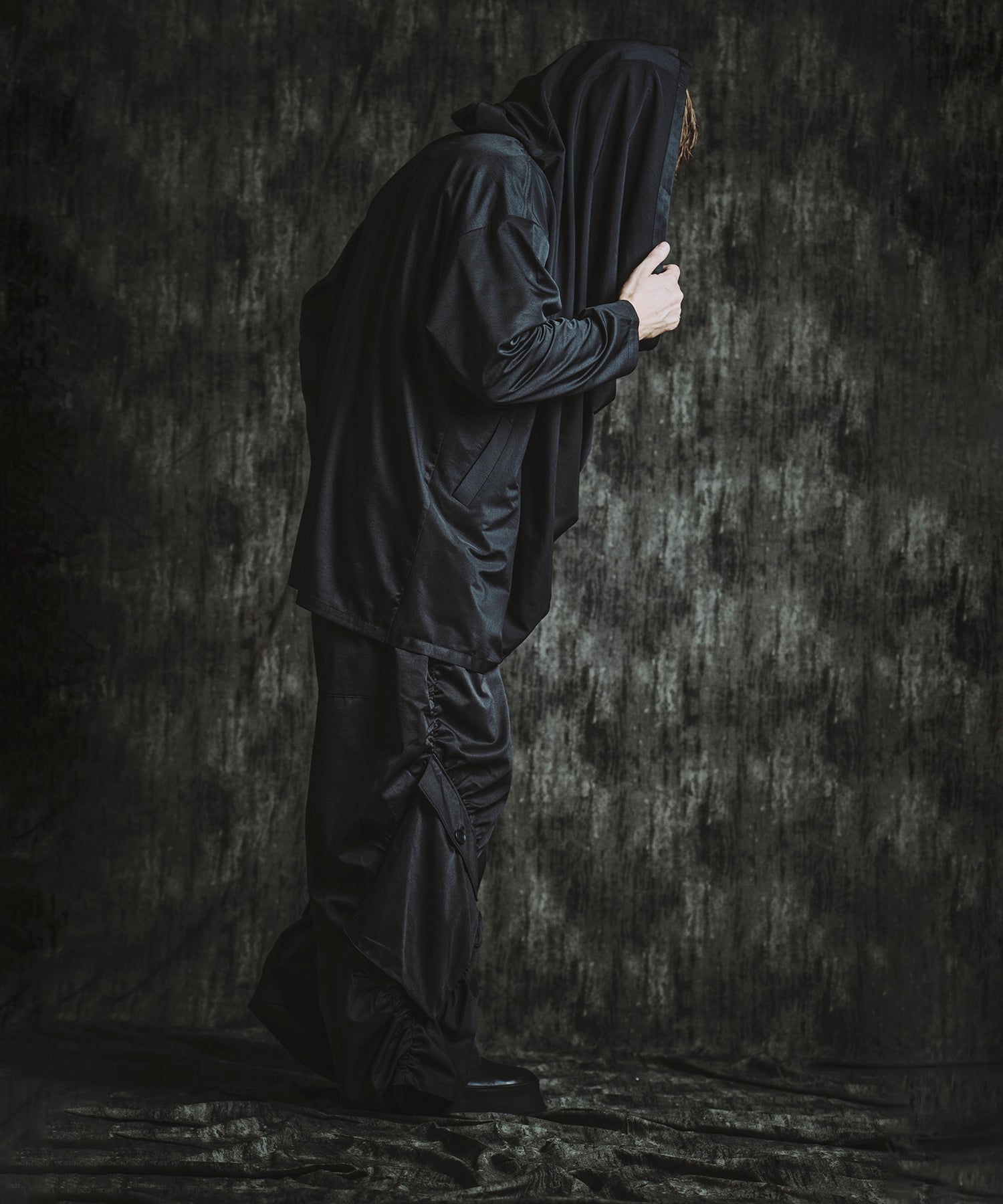 BLACK Model:H182cm